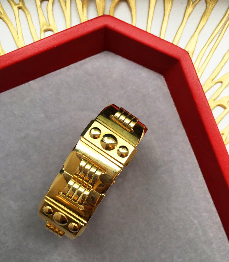 Art Deco French Retro 18 Karat Yellow Gold Link Bracelet circa 1940  For Sale