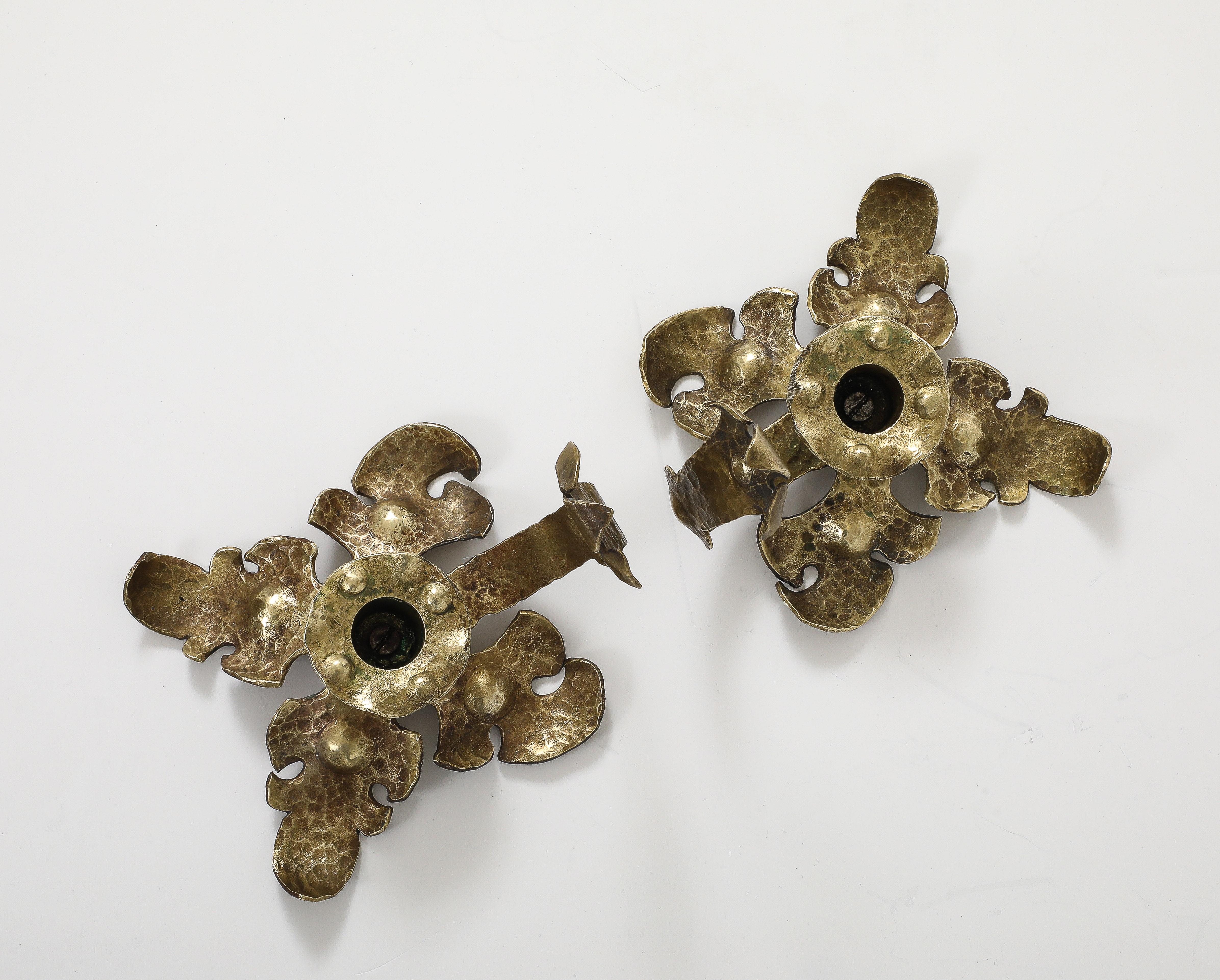 Portavelas Decorativos de Latón Art Decrafts Franceses de 1940 en Bueno estado para la venta en New York, NY