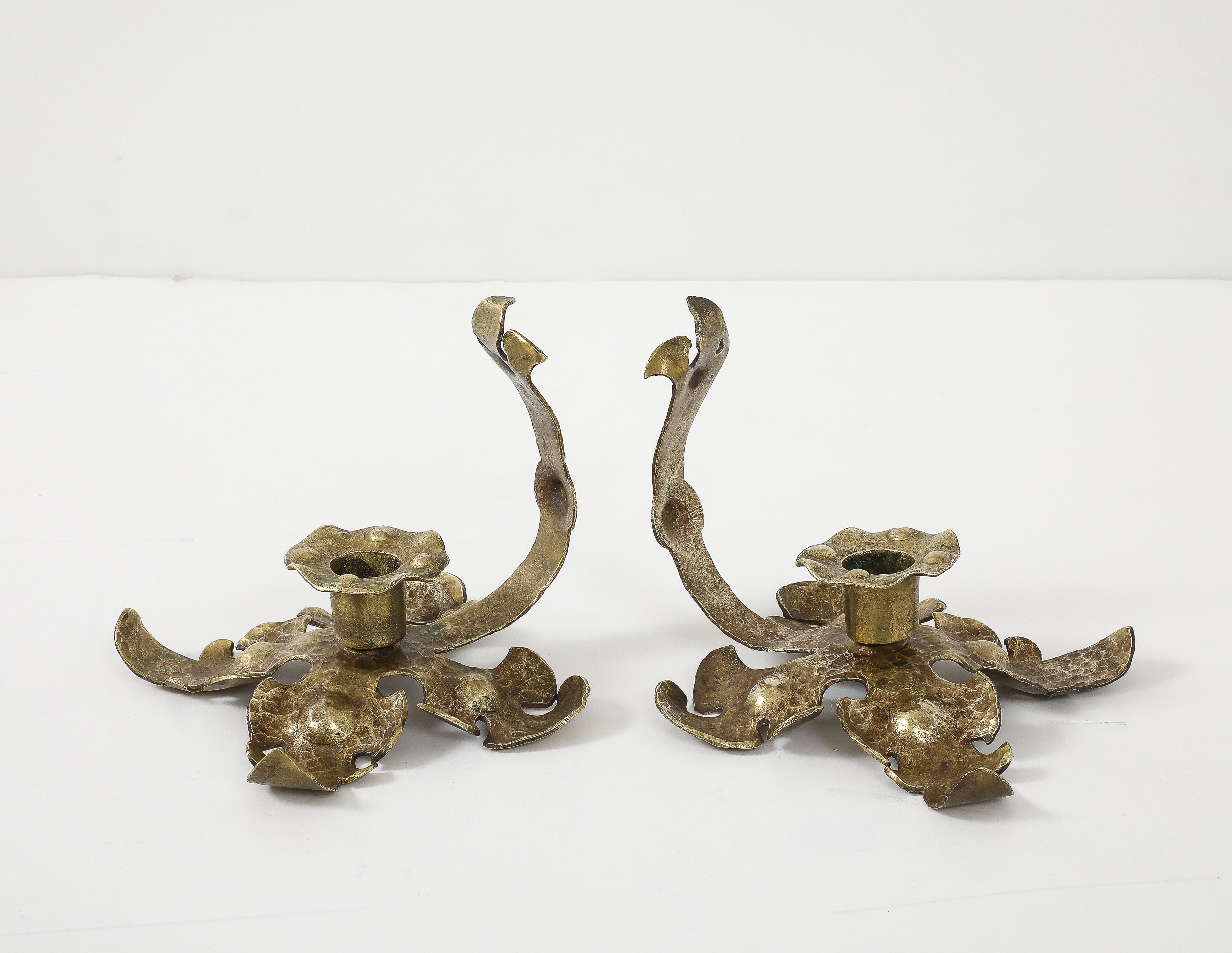Portavelas Decorativos de Latón Art Decrafts Franceses de 1940 en venta 3
