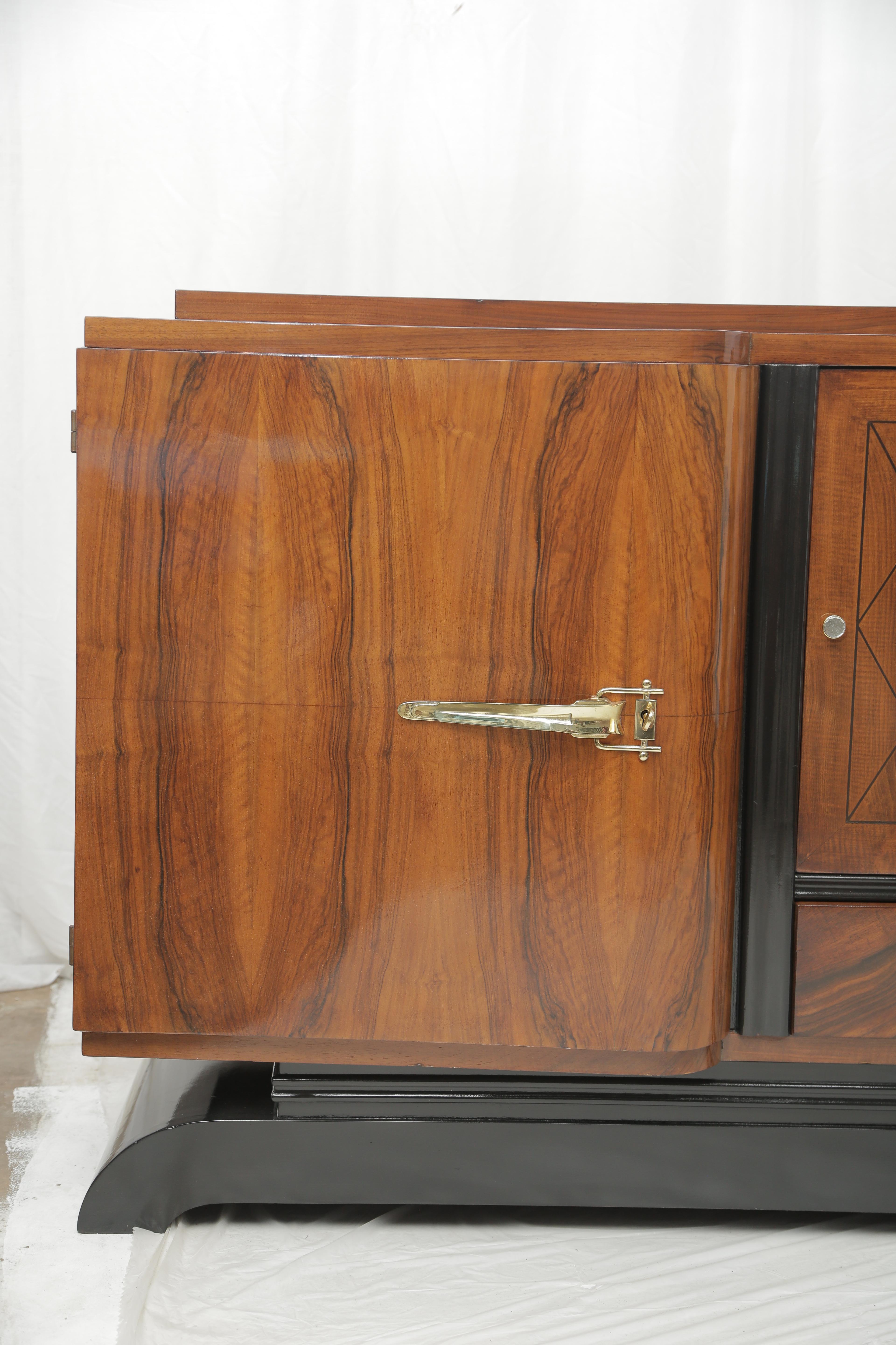 Mid-20th Century French Art Deco Blonde Mahogany Sideboard with Sycamore Veneer on the Inside