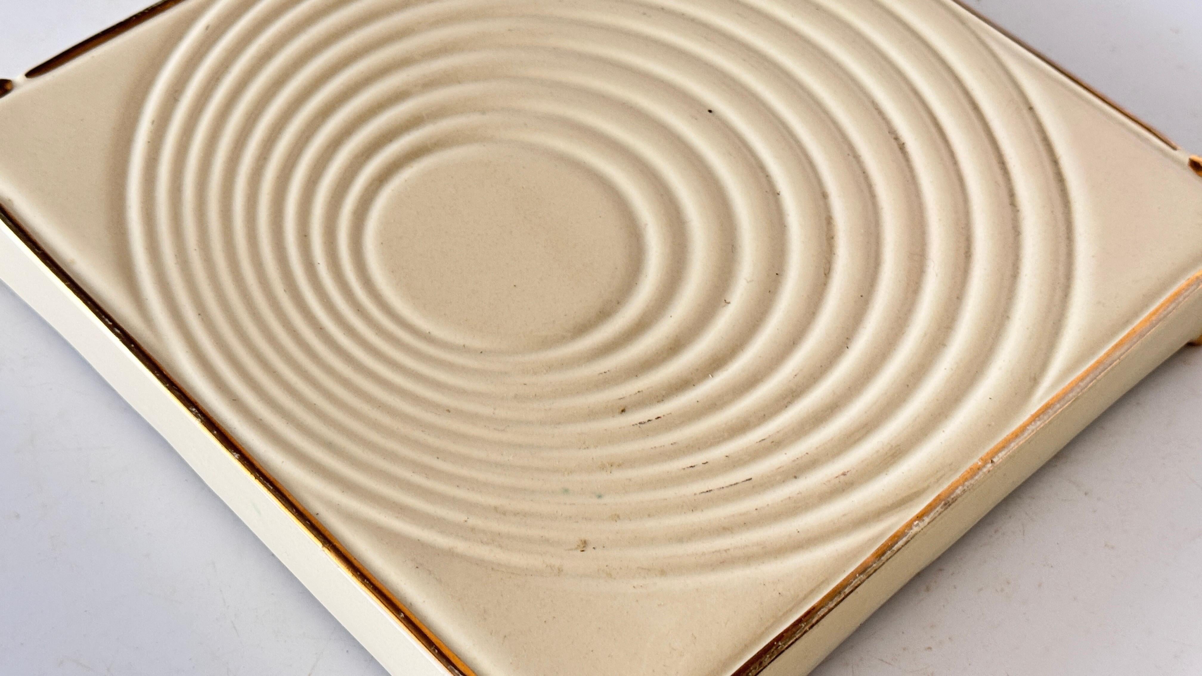 Art Déco Sottopentola in ceramica Art Deco francese degli anni '40, motivi geometrici a cerchi intrecciati in vendita