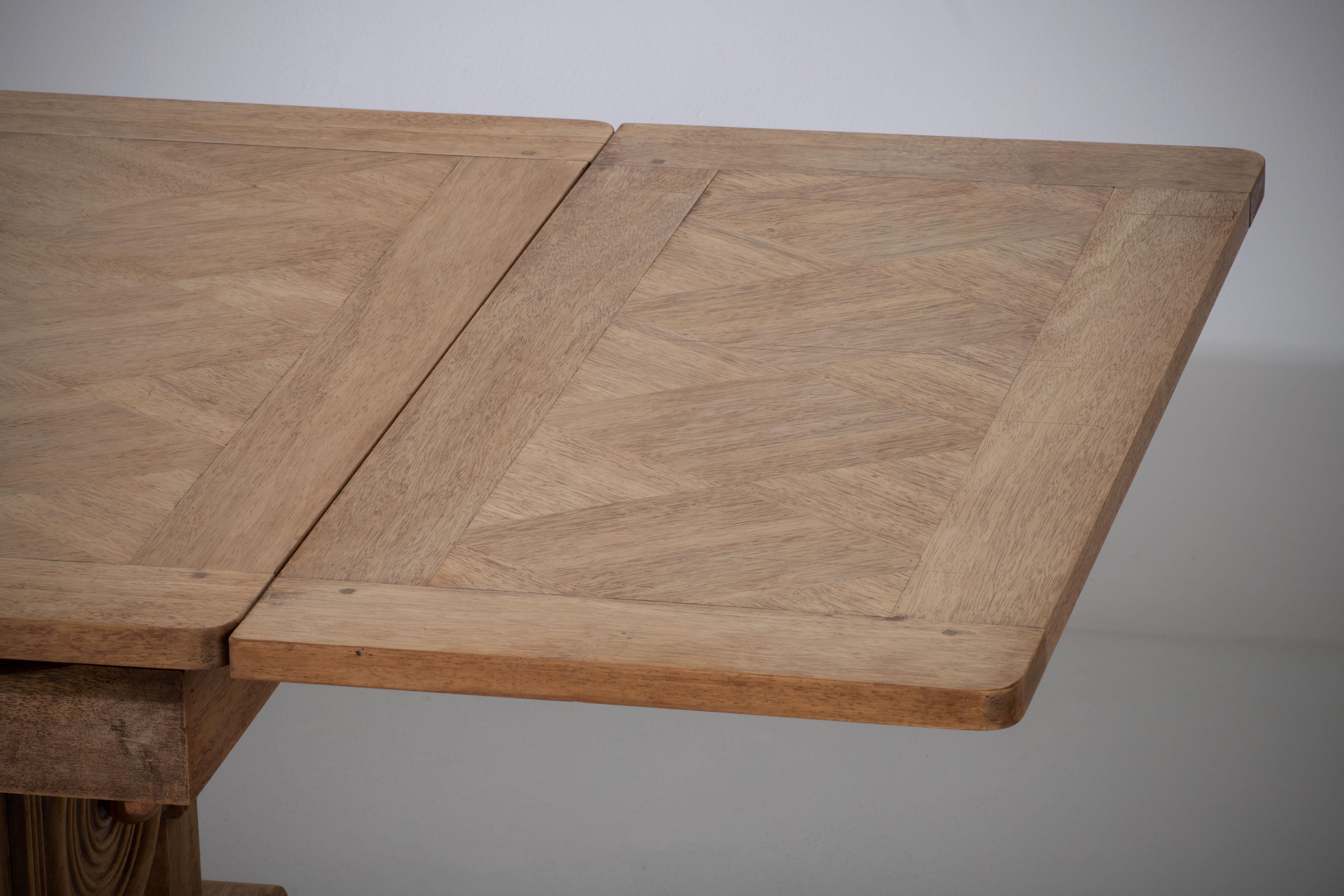 Mesa extensible francesa Art Déco de roble de 1940 de Dudouyt en venta 7