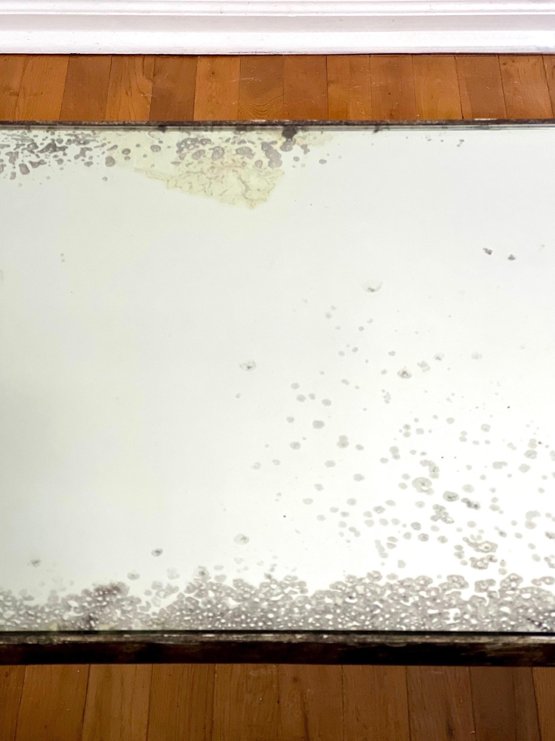 Mesa de centro francesa Art Decó de 1940 de hierro y tapa de espejo eglomise en venta 7