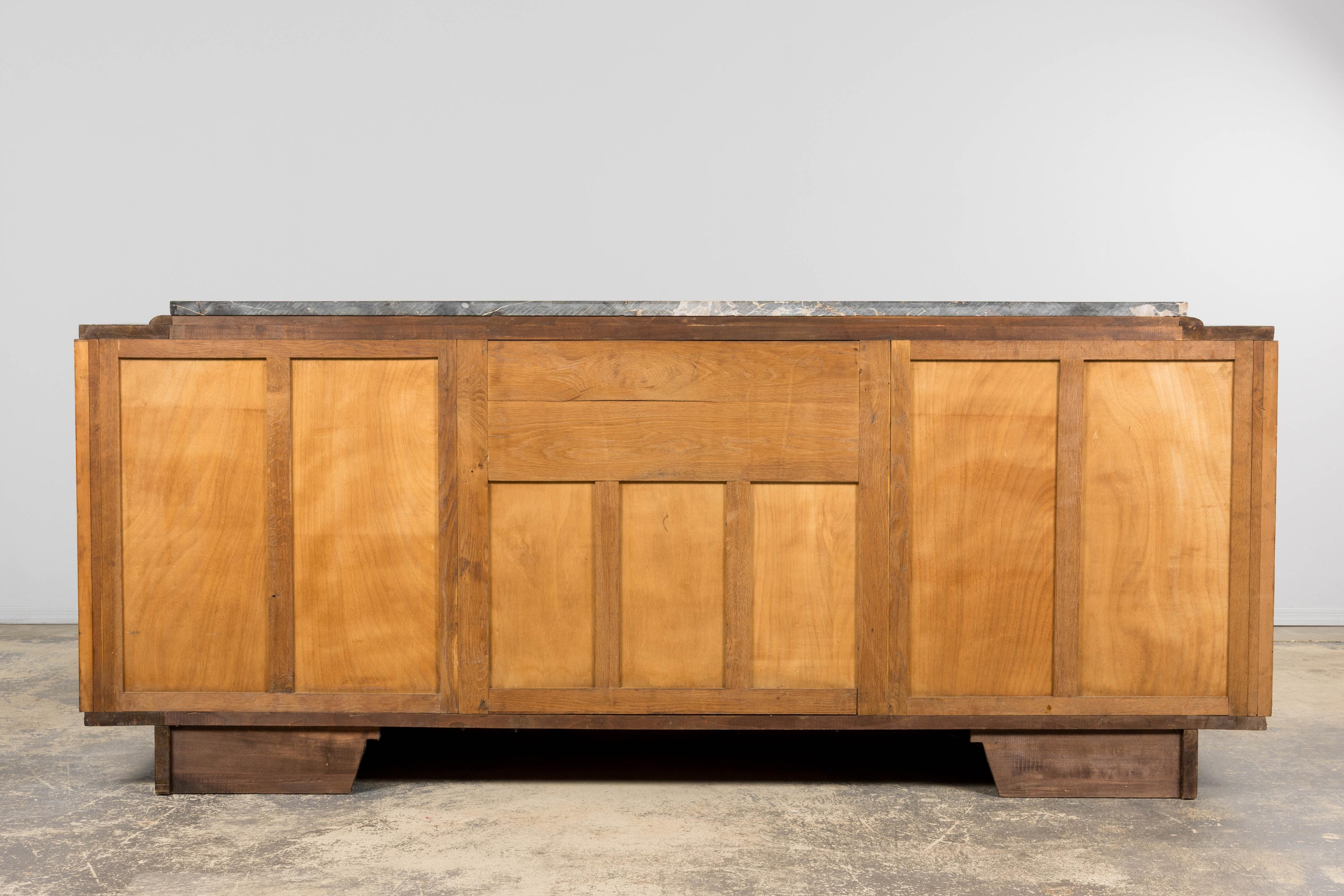 1940er Jahre Französisch Art Deco Makassar Sideboard W / Schwarz Marmorplatte im Angebot 13
