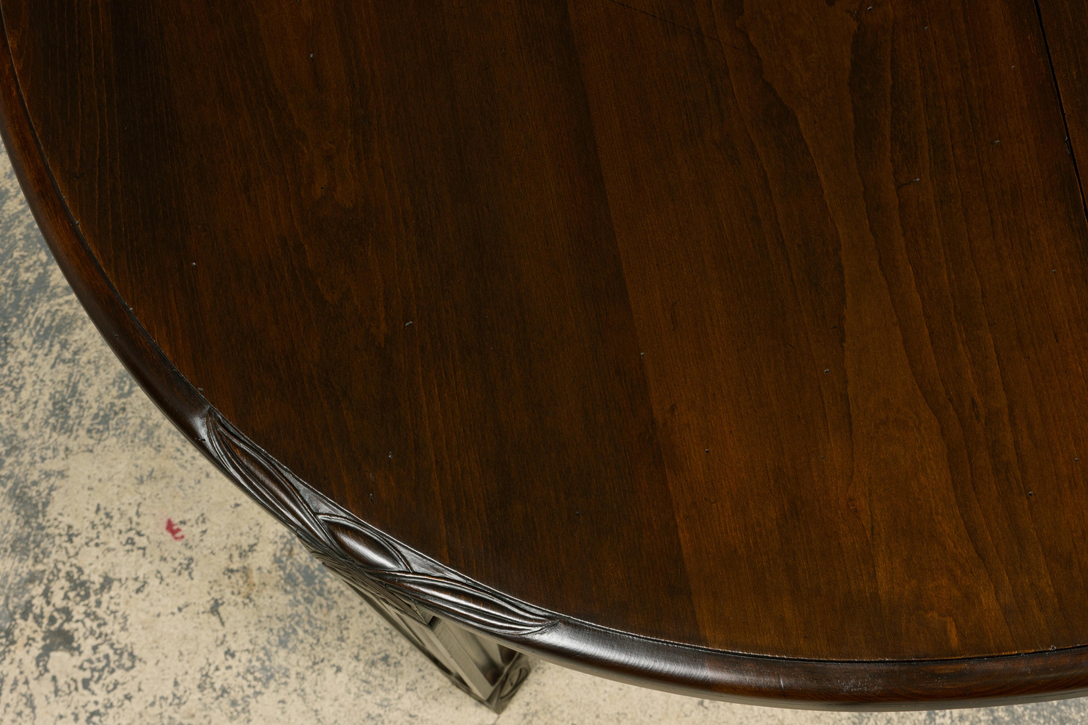 1940s French Art Deco Oval Maple Dining Table For Sale 1