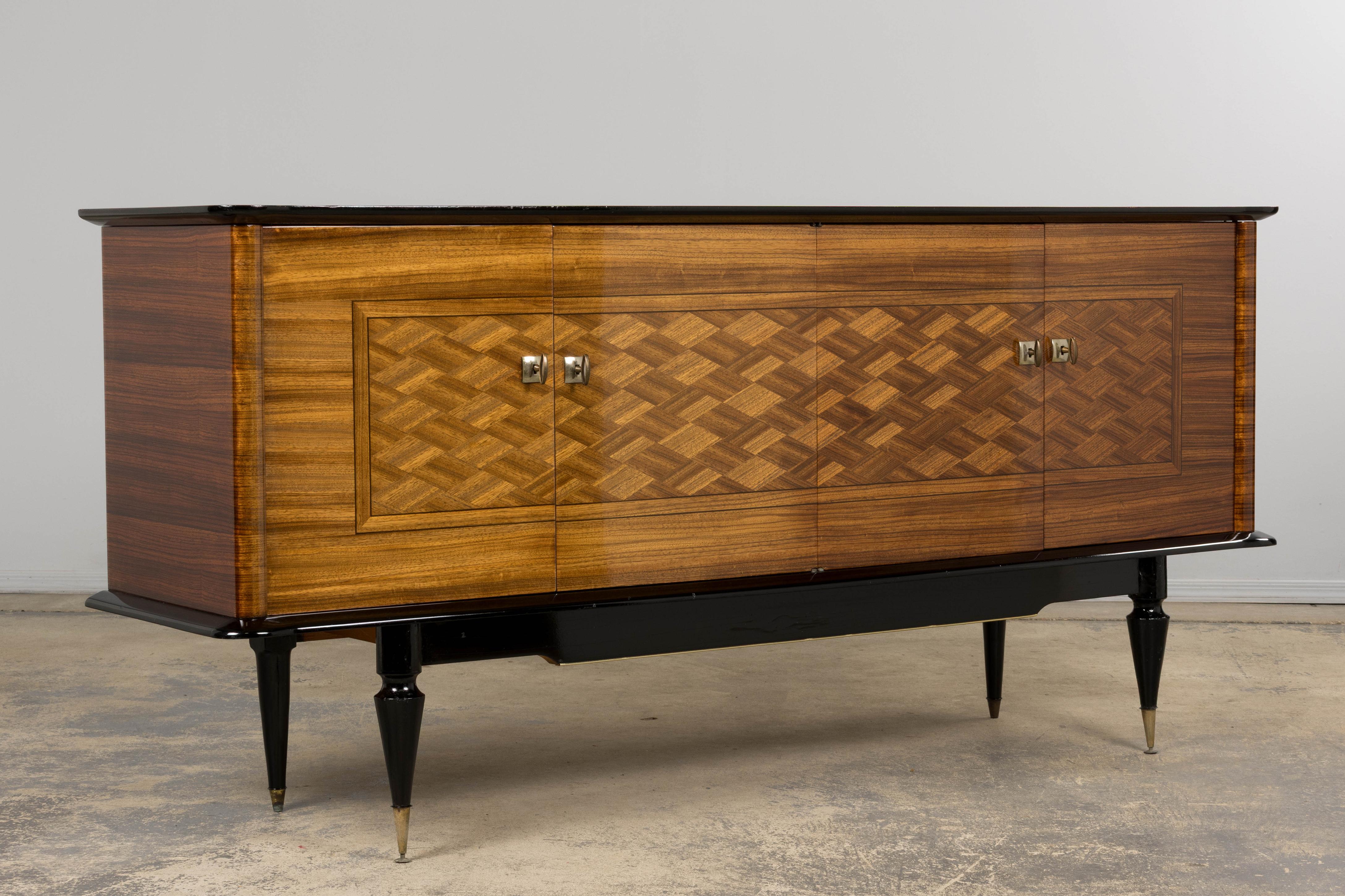 Aparador francés Art Déco de palisandro de los años 40 en venta 1