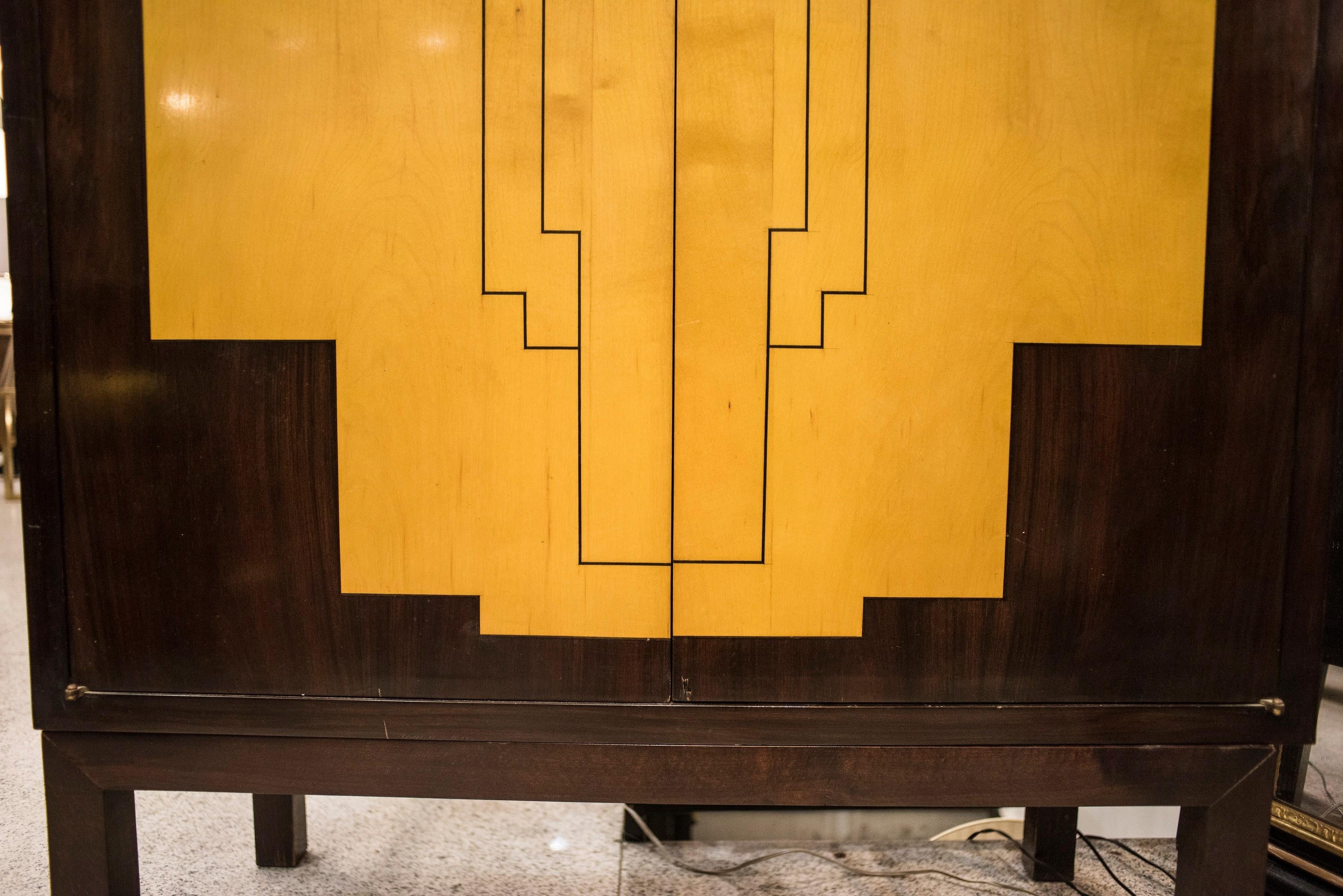 1940s French Art-Deco Style Lemongrass and Rosewood Cabinet In Good Condition In Valladolid, ES