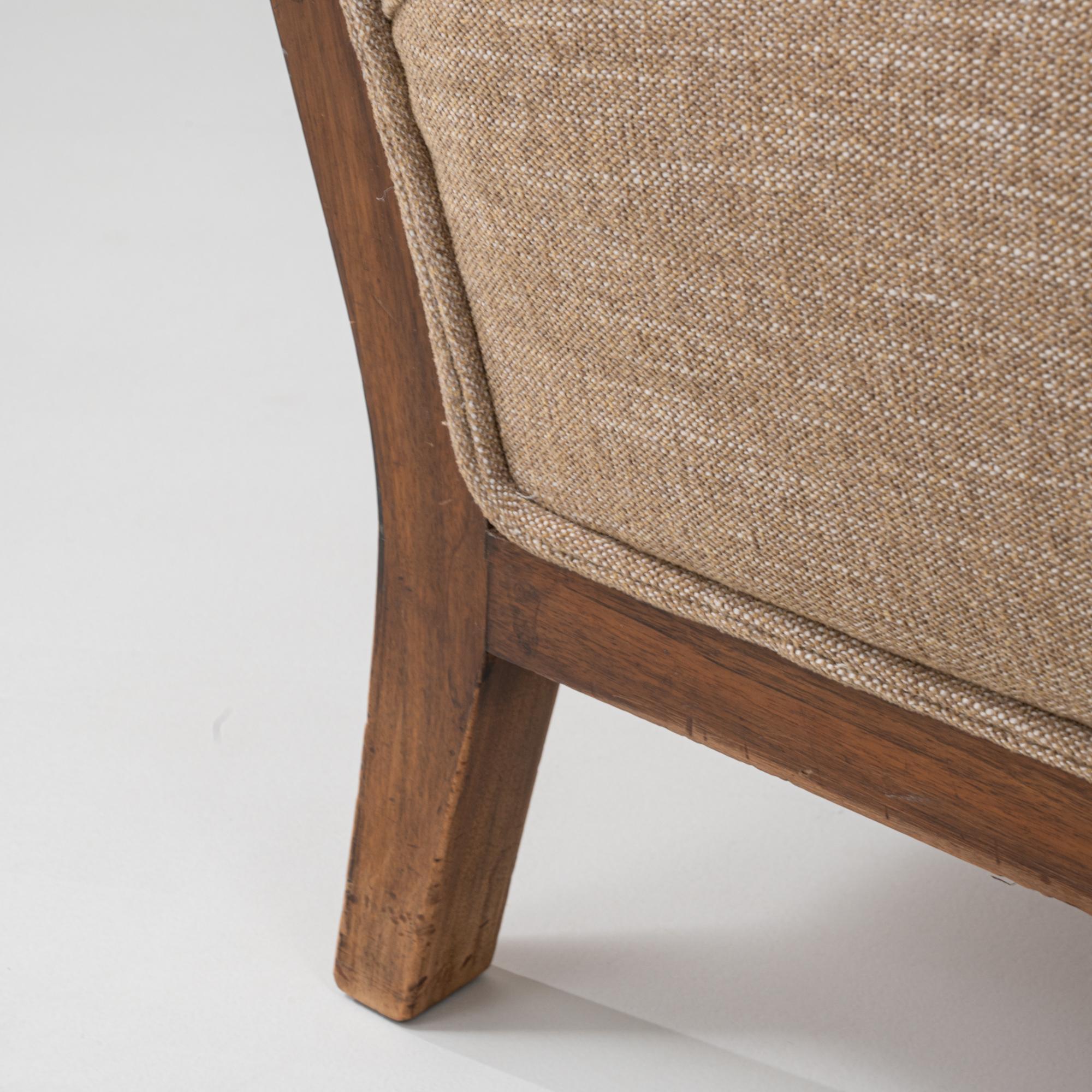 1940s French Art Deco Style Upholstering Lounge Chair With Curved Arms en venta 6