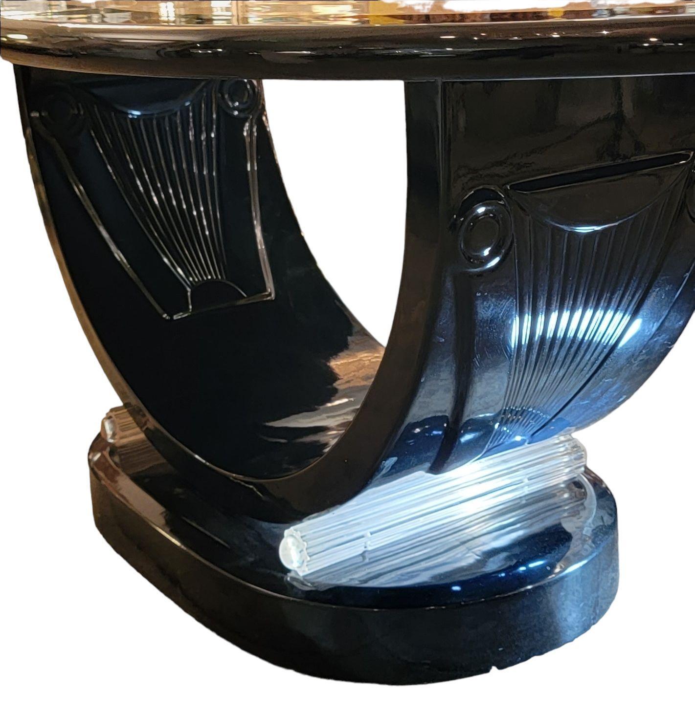 1940s French Art Nouveau Wood and Lacquered Table For Sale 1