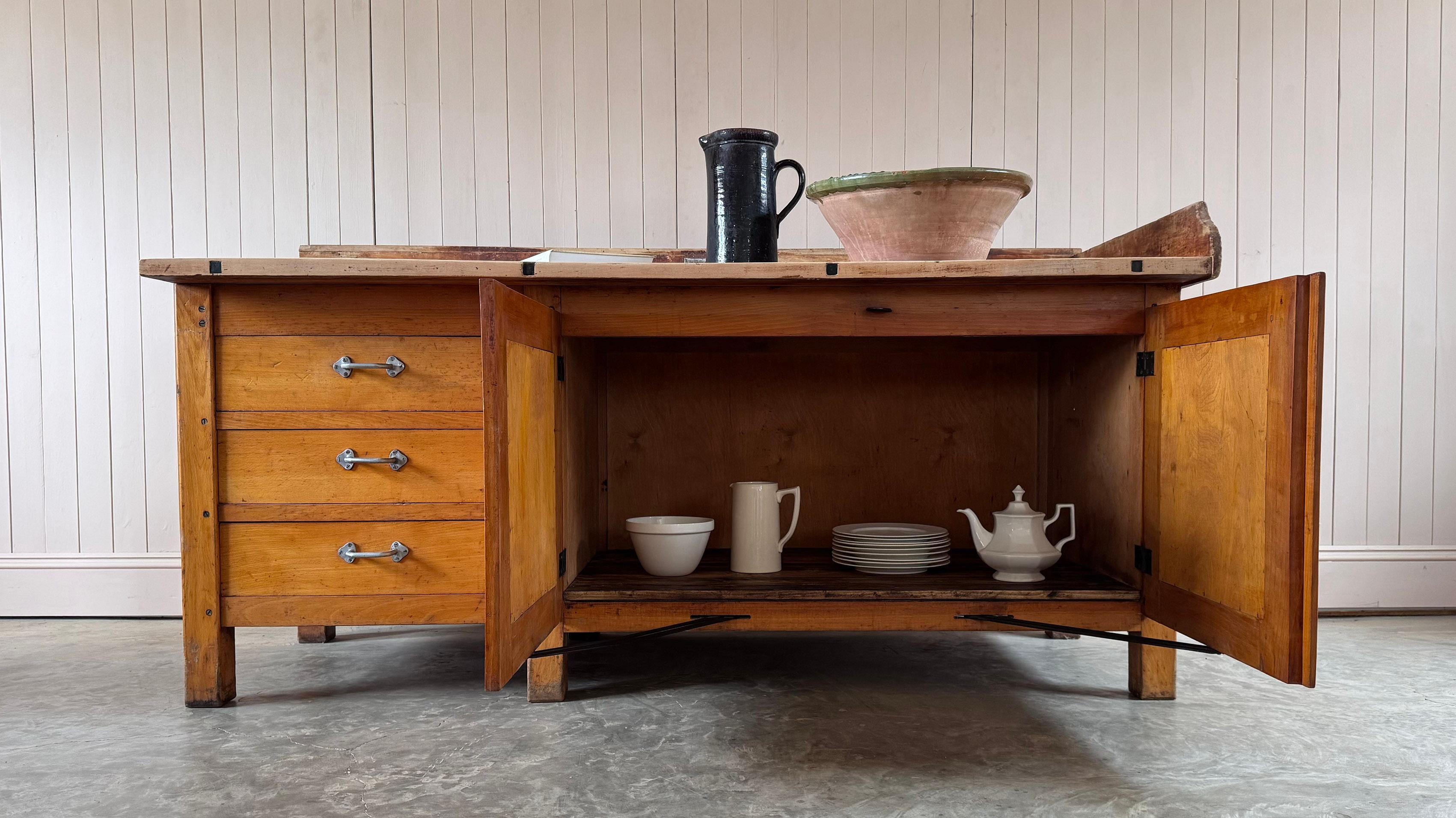 Table de boulangerie française des années 1940 en vente 6