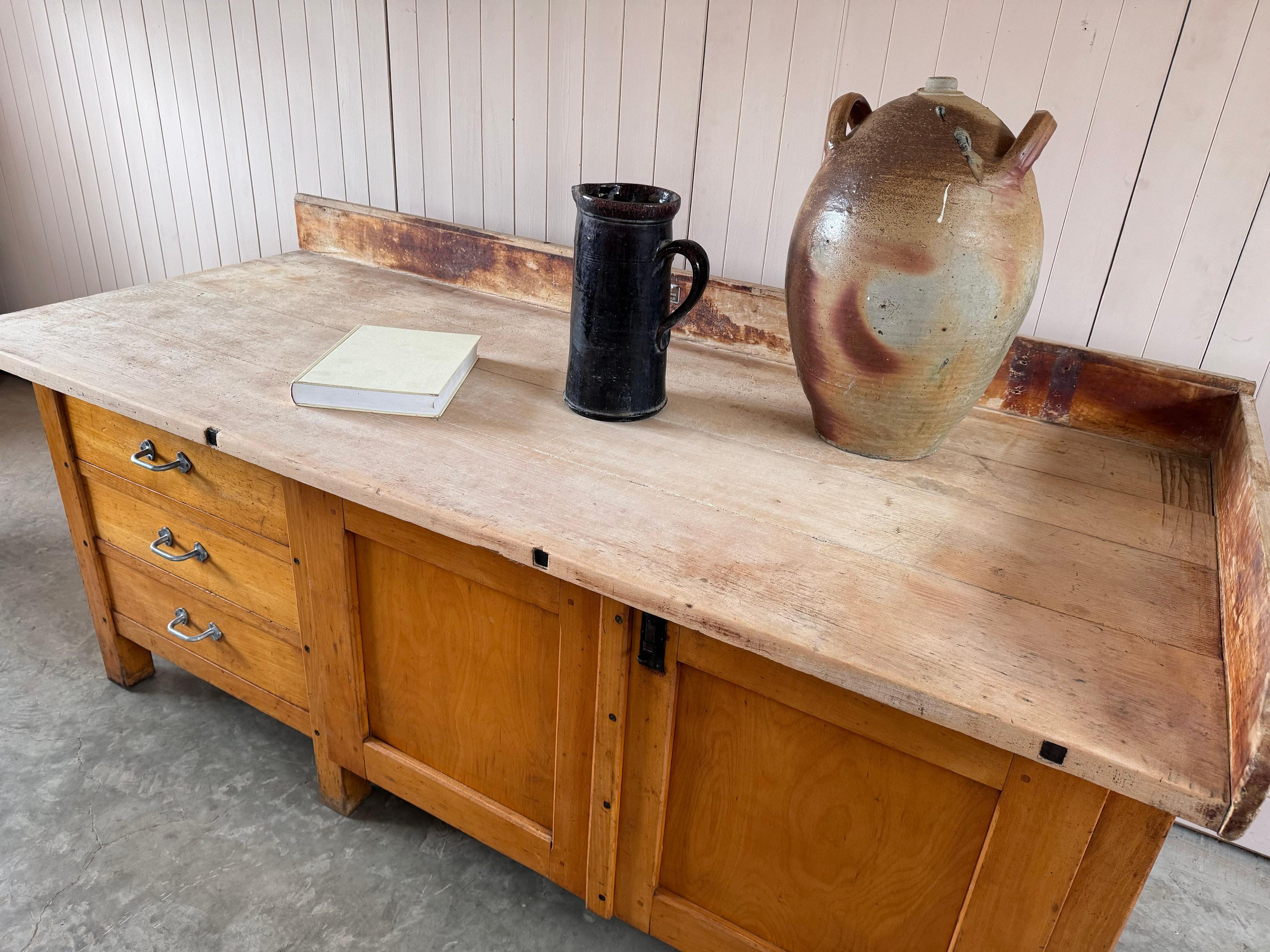 Français Table de boulangerie française des années 1940 en vente