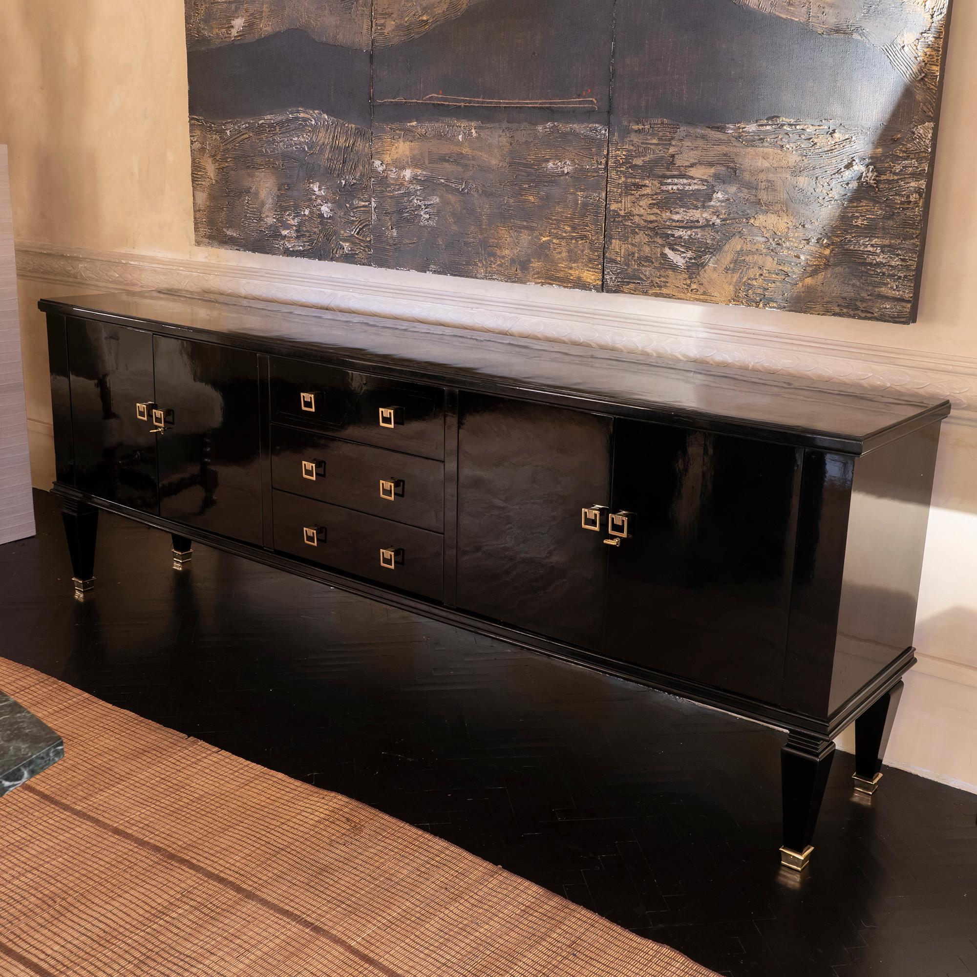 1940s French Black Lacquered Sideboard Brass Details In Good Condition In Firenze, IT