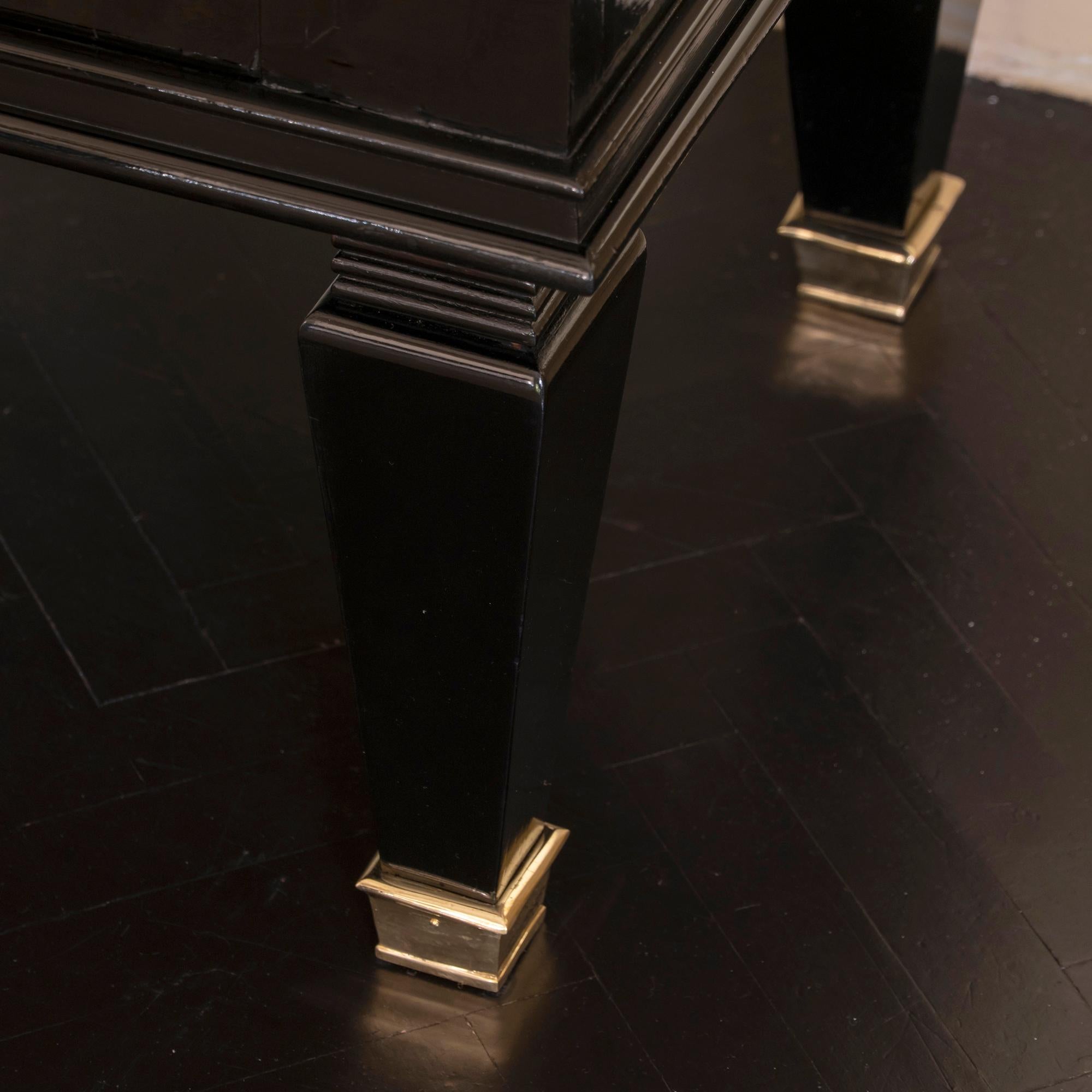 1940s French Black Lacquered Sideboard Brass Details 3