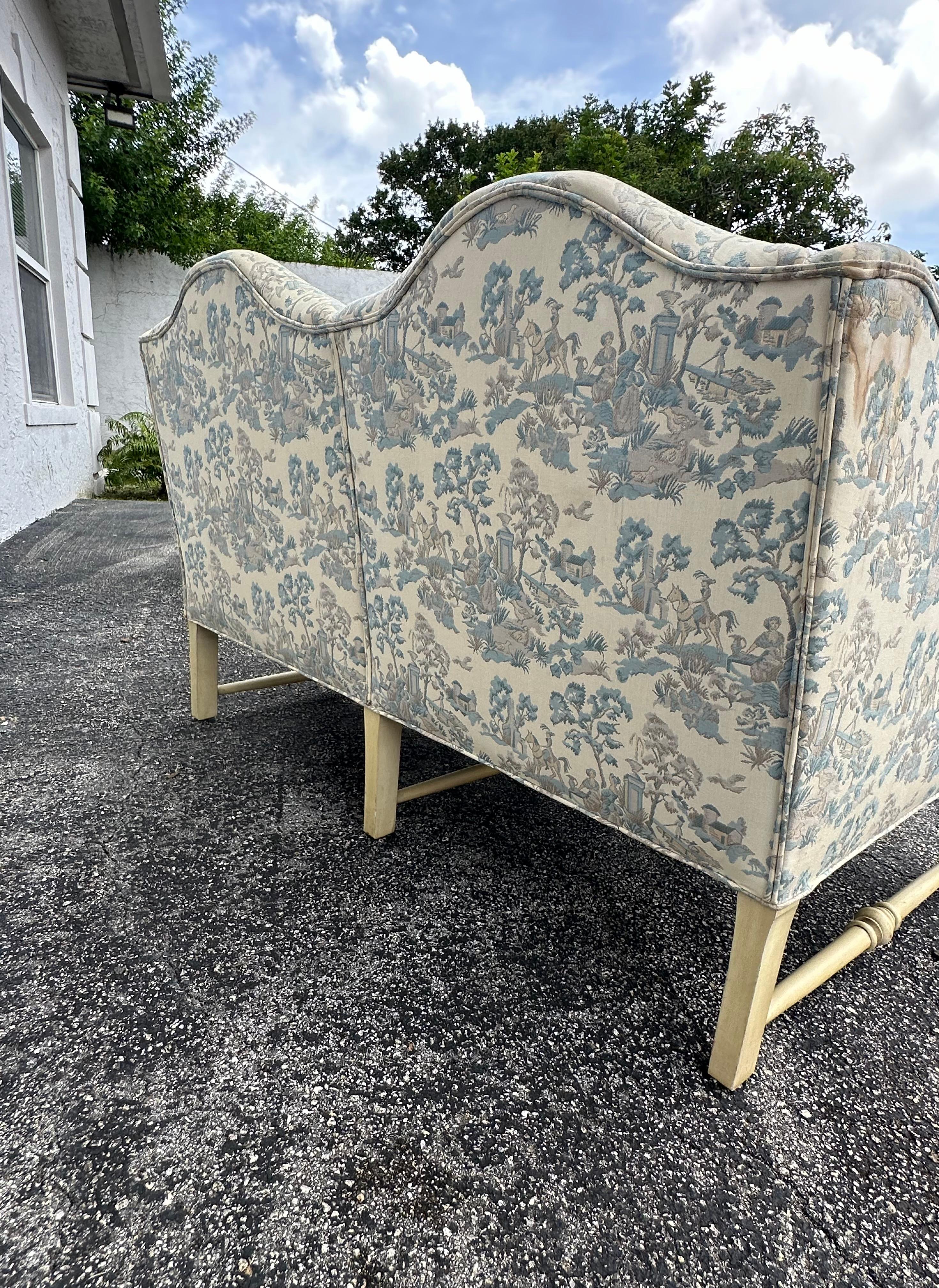 Settee française des années 1940 en toile bleue et blanche en forme d'arc serpentin, lot de 2 en vente 6