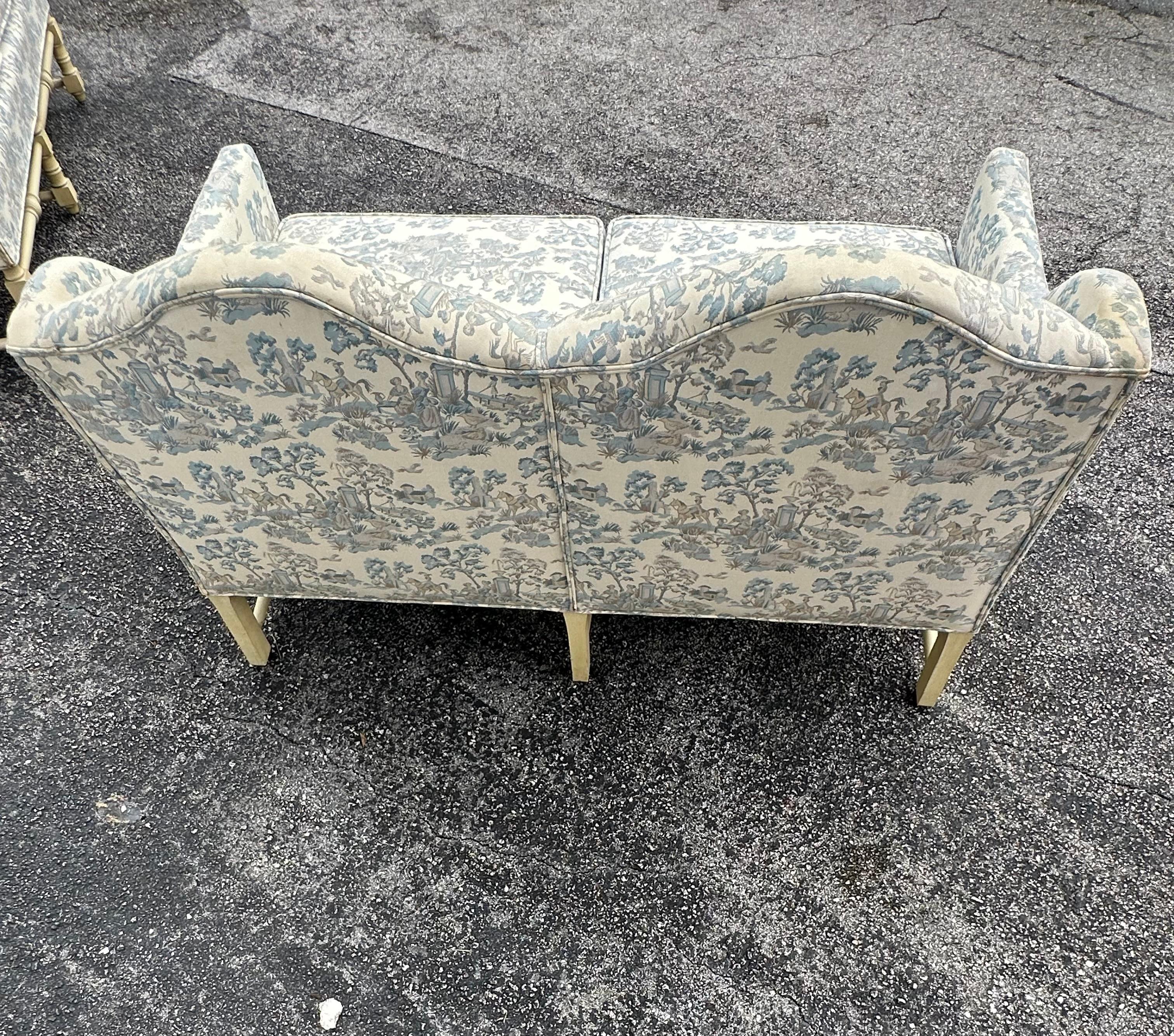Settee française des années 1940 en toile bleue et blanche en forme d'arc serpentin, lot de 2 en vente 9