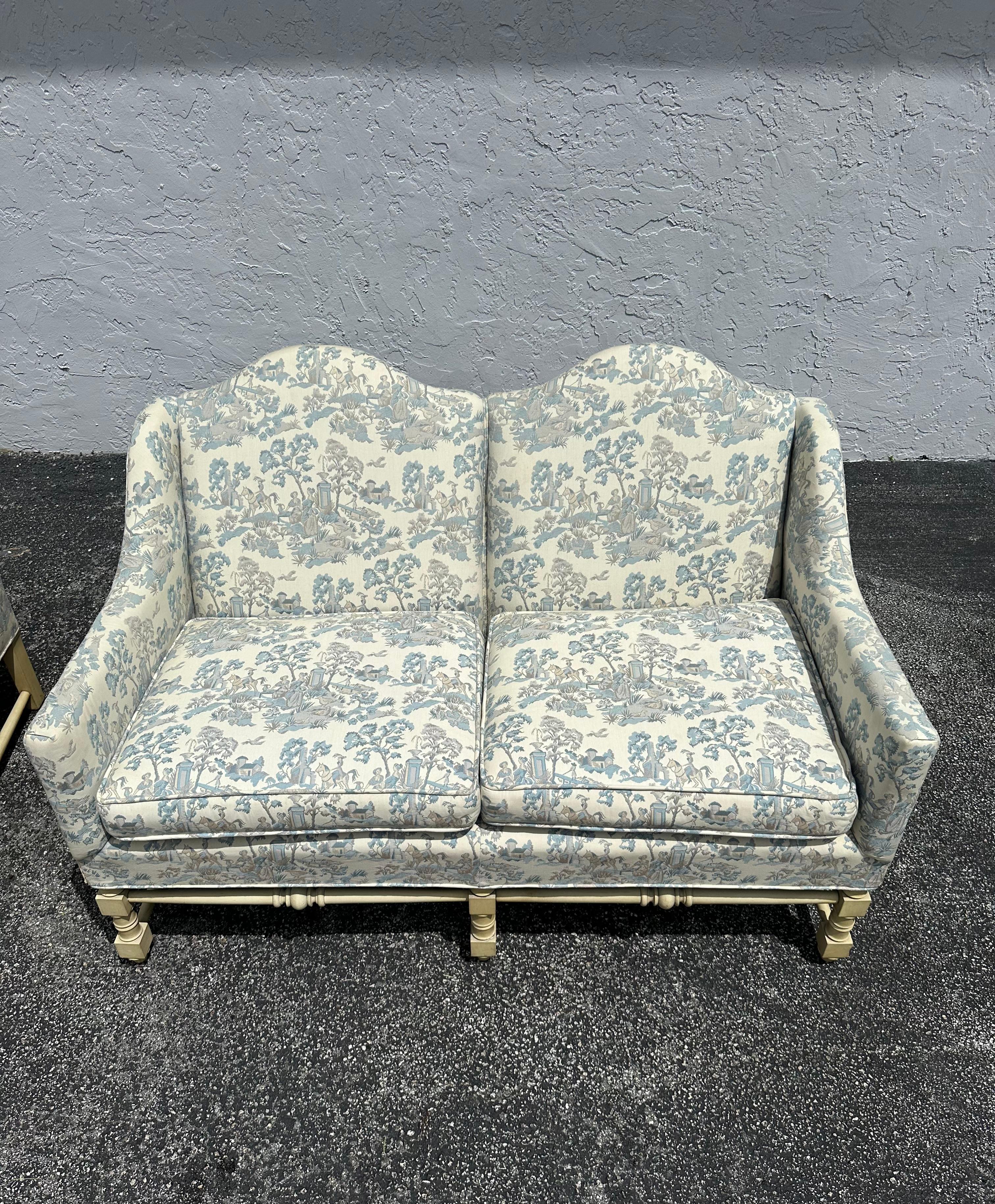 Settee française des années 1940 en toile bleue et blanche en forme d'arc serpentin, lot de 2 en vente 2