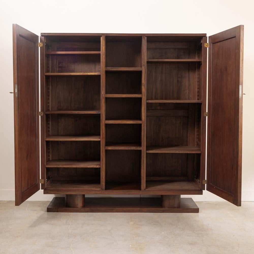 1940s French Oak Cabinet (20. Jahrhundert) im Angebot