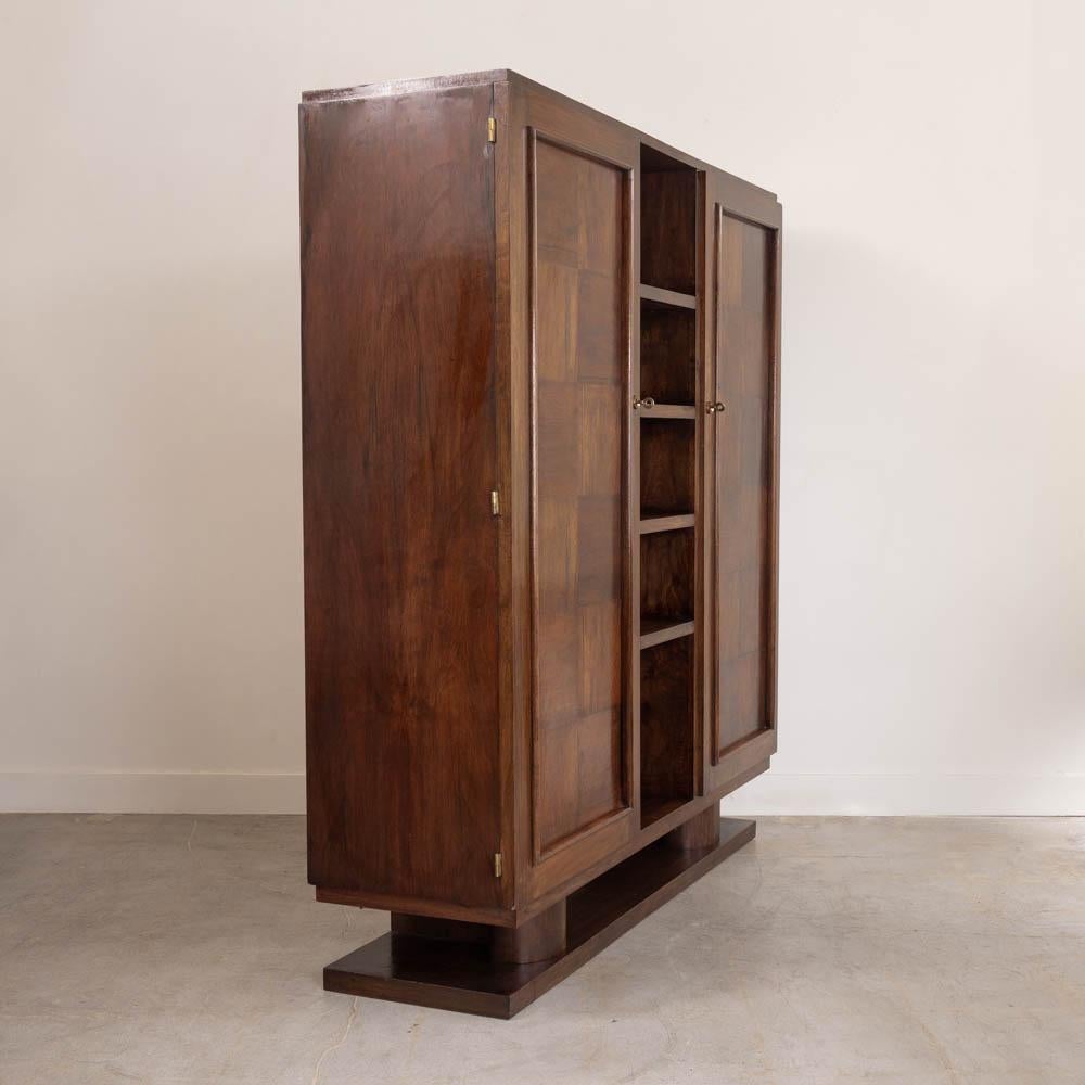 1940s French Oak Cabinet (Messing) im Angebot