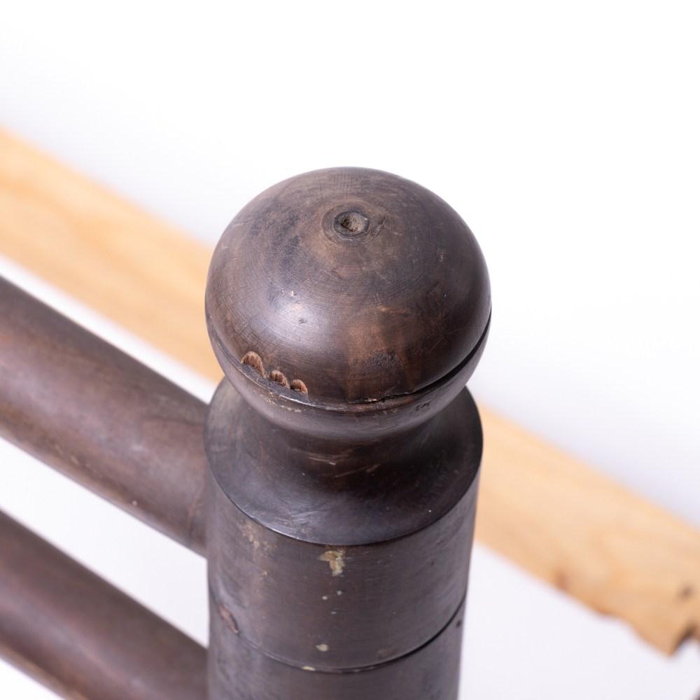 1940er Jahre Französisch geschnitzt Wood Bett von Charles Dudouyt im Angebot 8