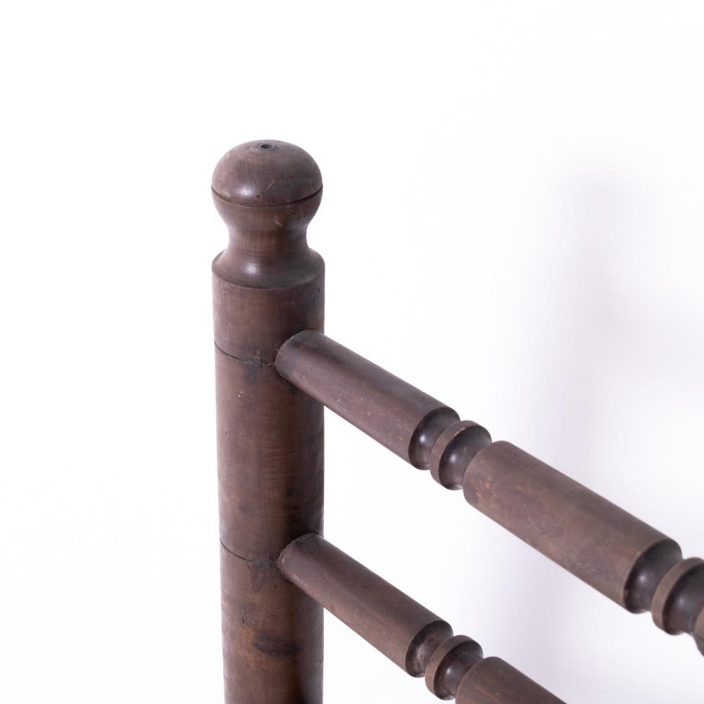 1940er Jahre Französisch geschnitzt Wood Bett von Charles Dudouyt im Angebot 9