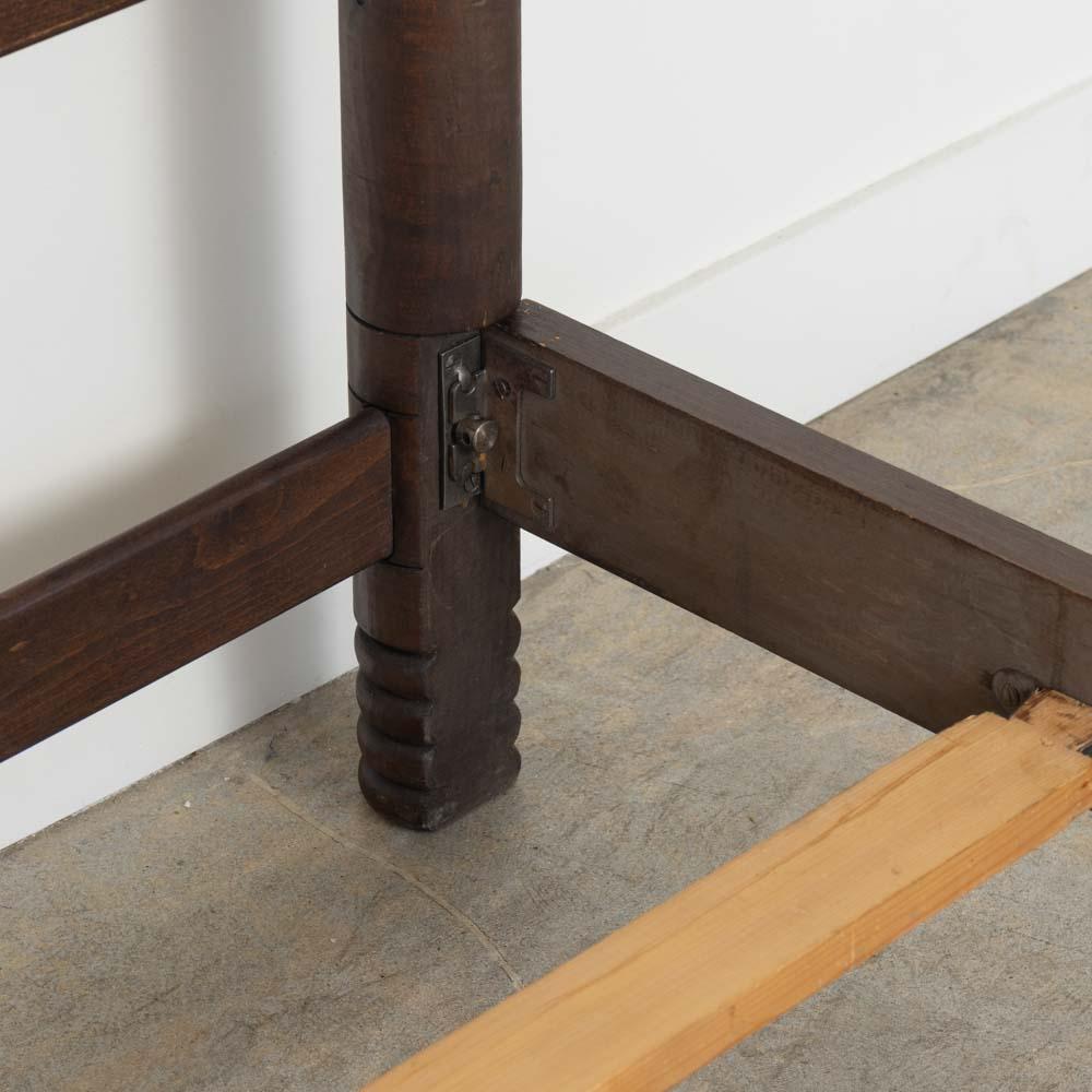 Cama de matrimonio francesa de madera tallada de los años 40 por Charles Dudouyt en venta 1