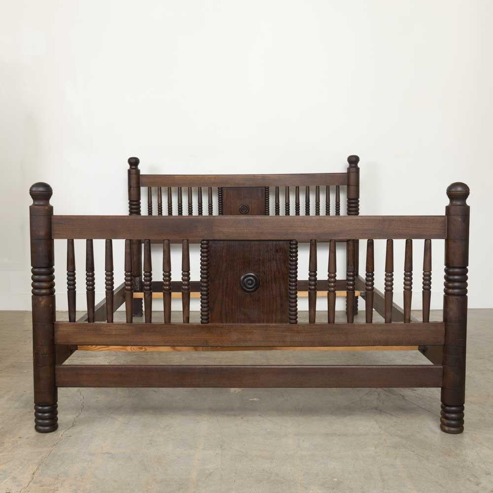 Lit double en bois sculpté français des années 1940 par Charles Dudouyt en vente 1