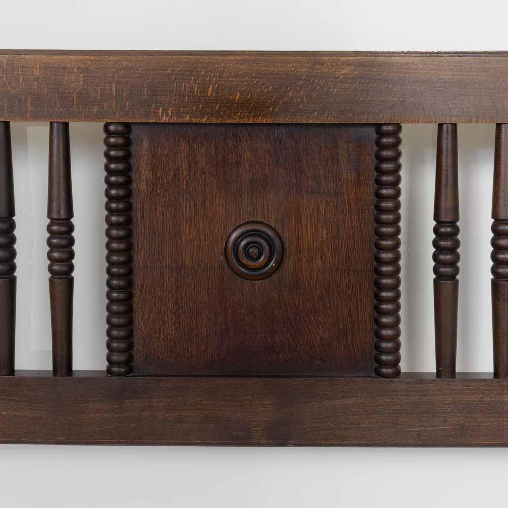 Cama de matrimonio francesa de madera tallada de los años 40 por Charles Dudouyt en venta 3