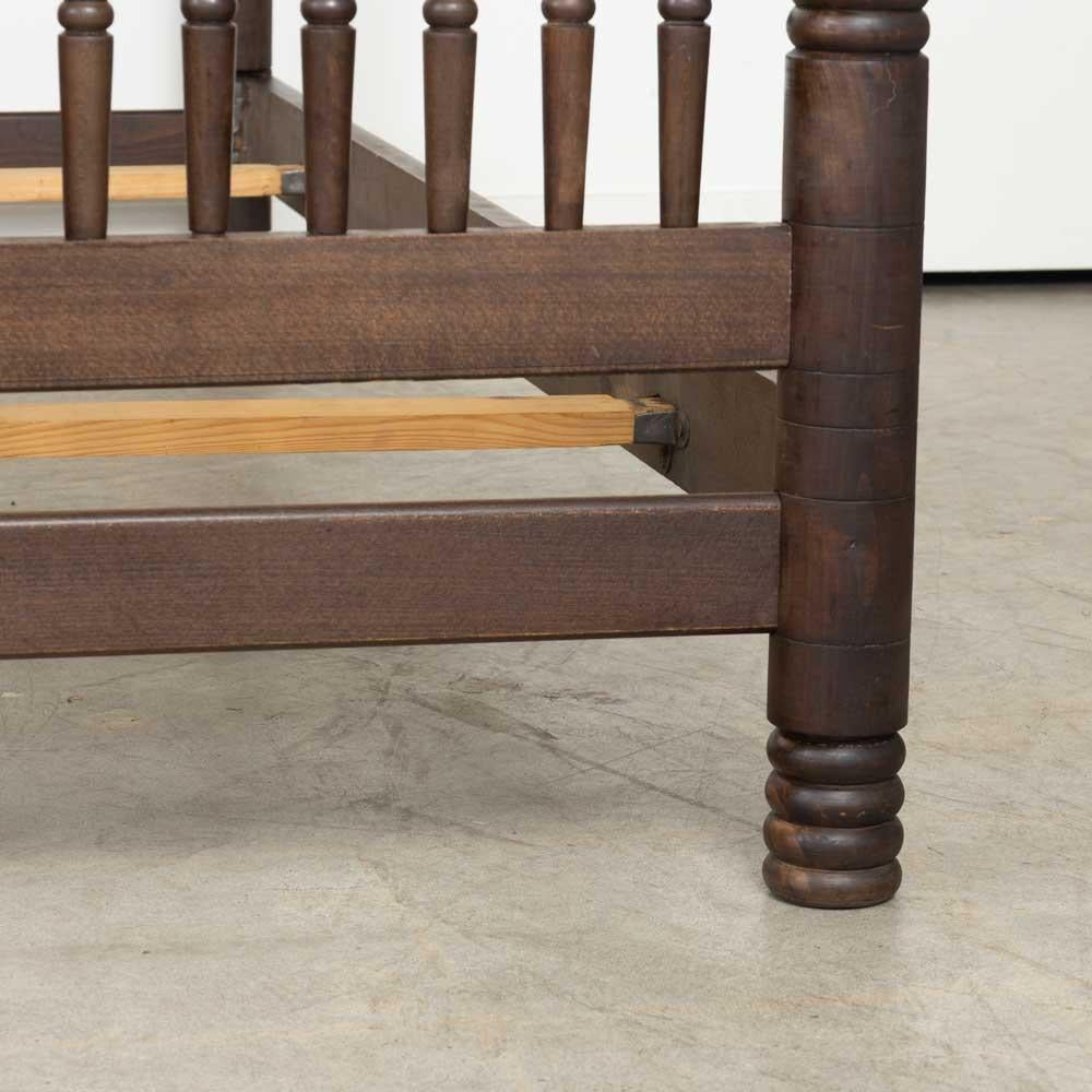 Lit double en bois sculpté français des années 1940 par Charles Dudouyt en vente 3