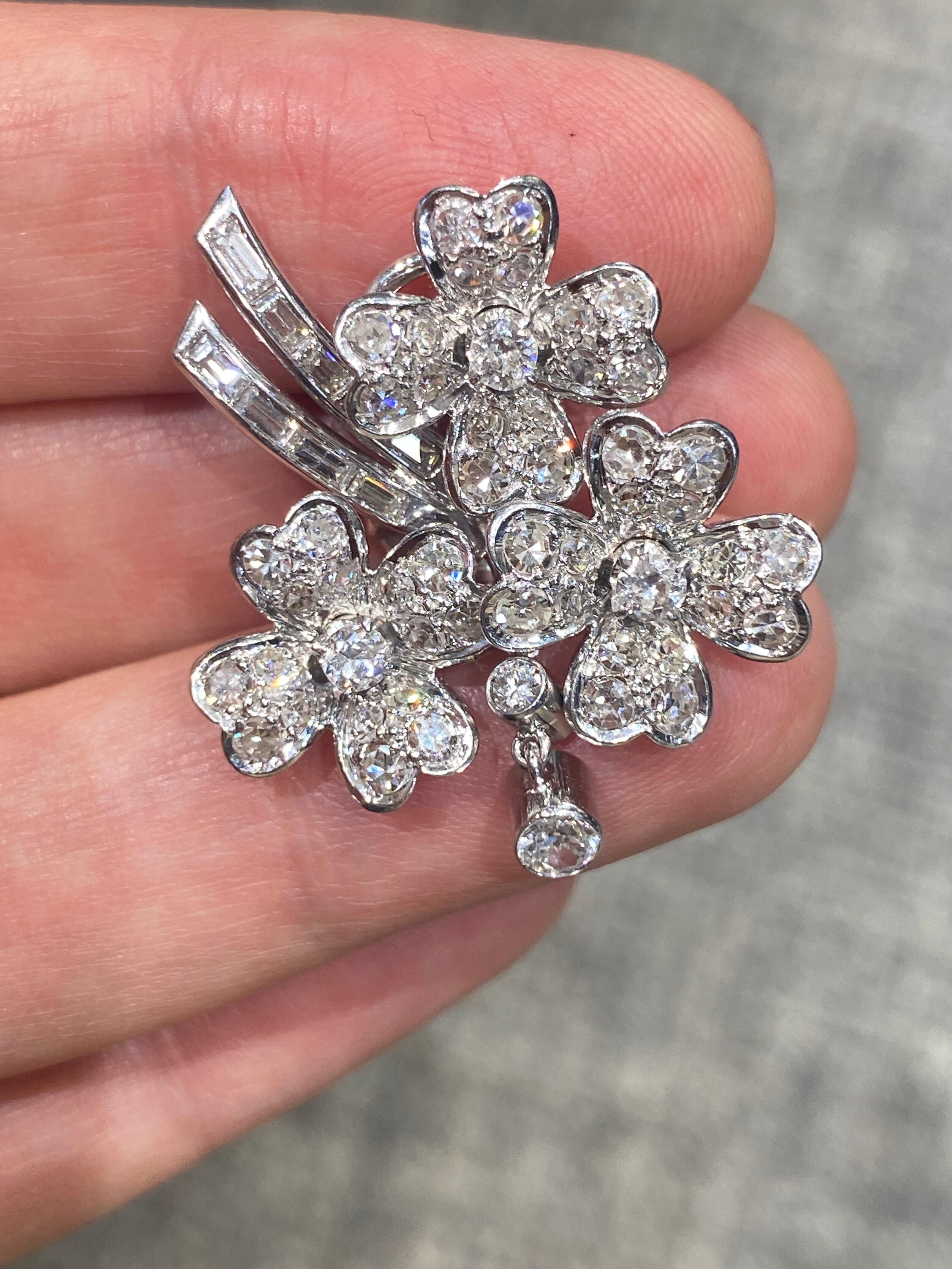 Baguette Cut 1940s French chandelier diamond detachable earrings For Sale