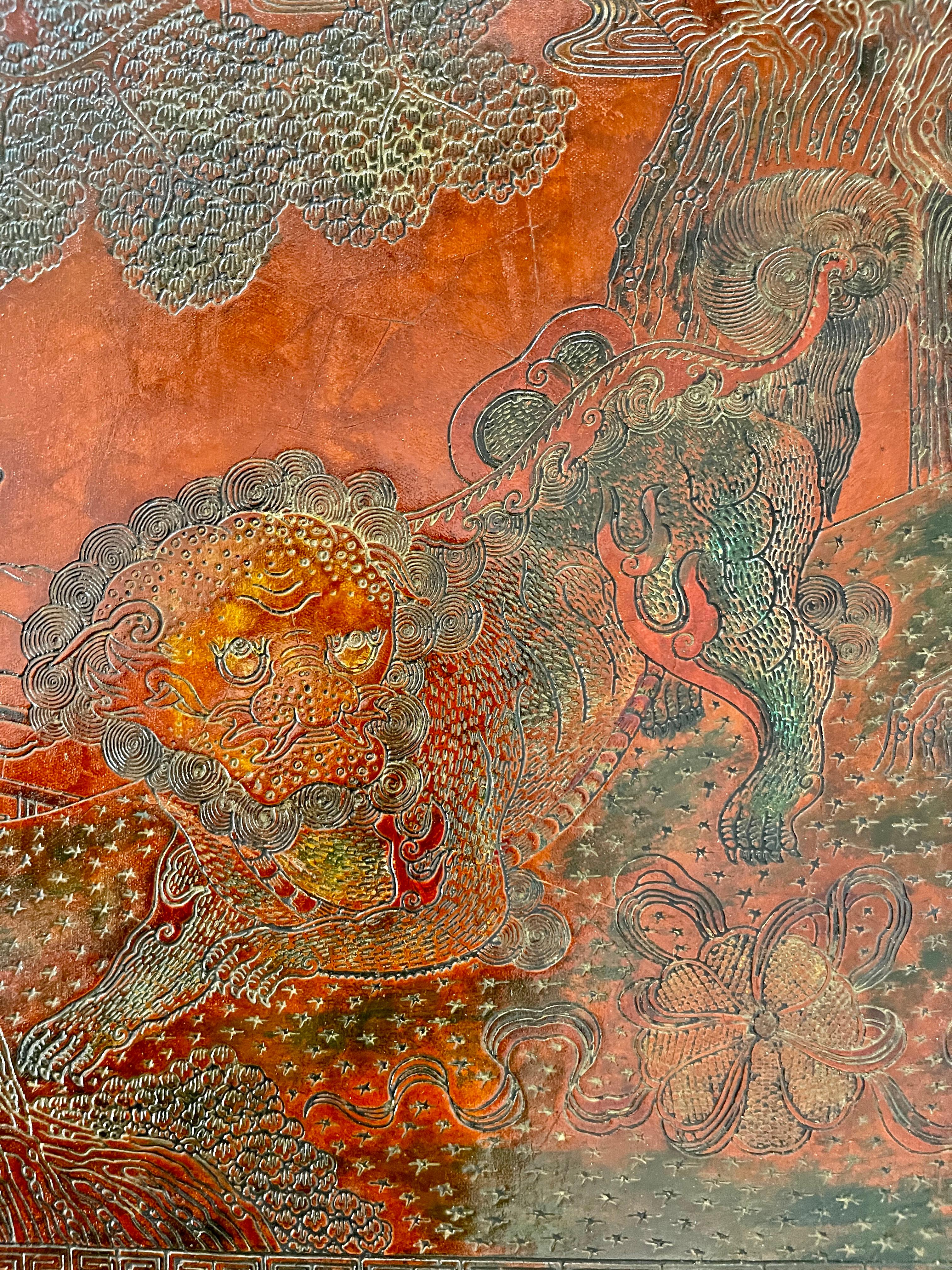 1940's French Chinoiserie Hand Carved Red Lacquer Table Cocktail Table en vente 4