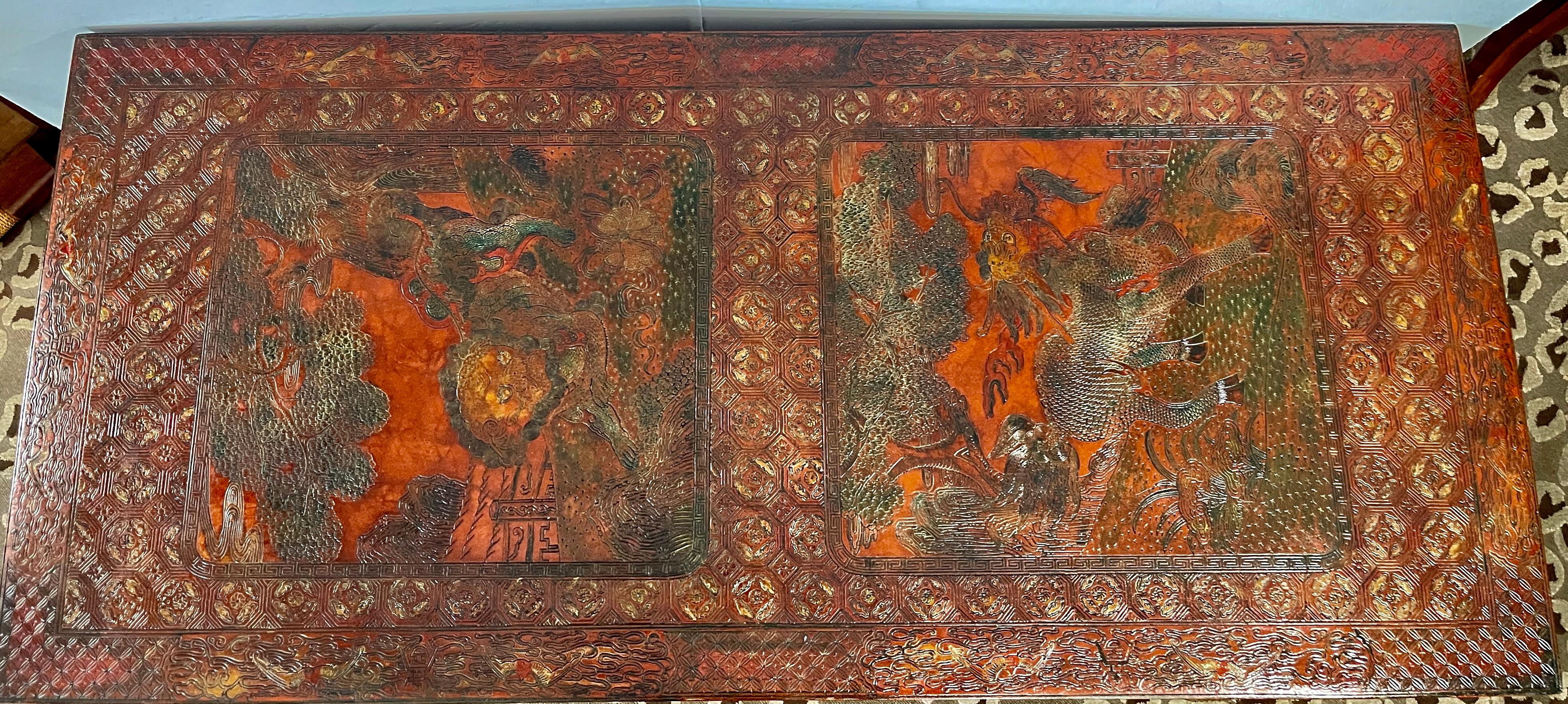 Milieu du XXe siècle 1940's French Chinoiserie Hand Carved Red Lacquer Table Cocktail Table en vente