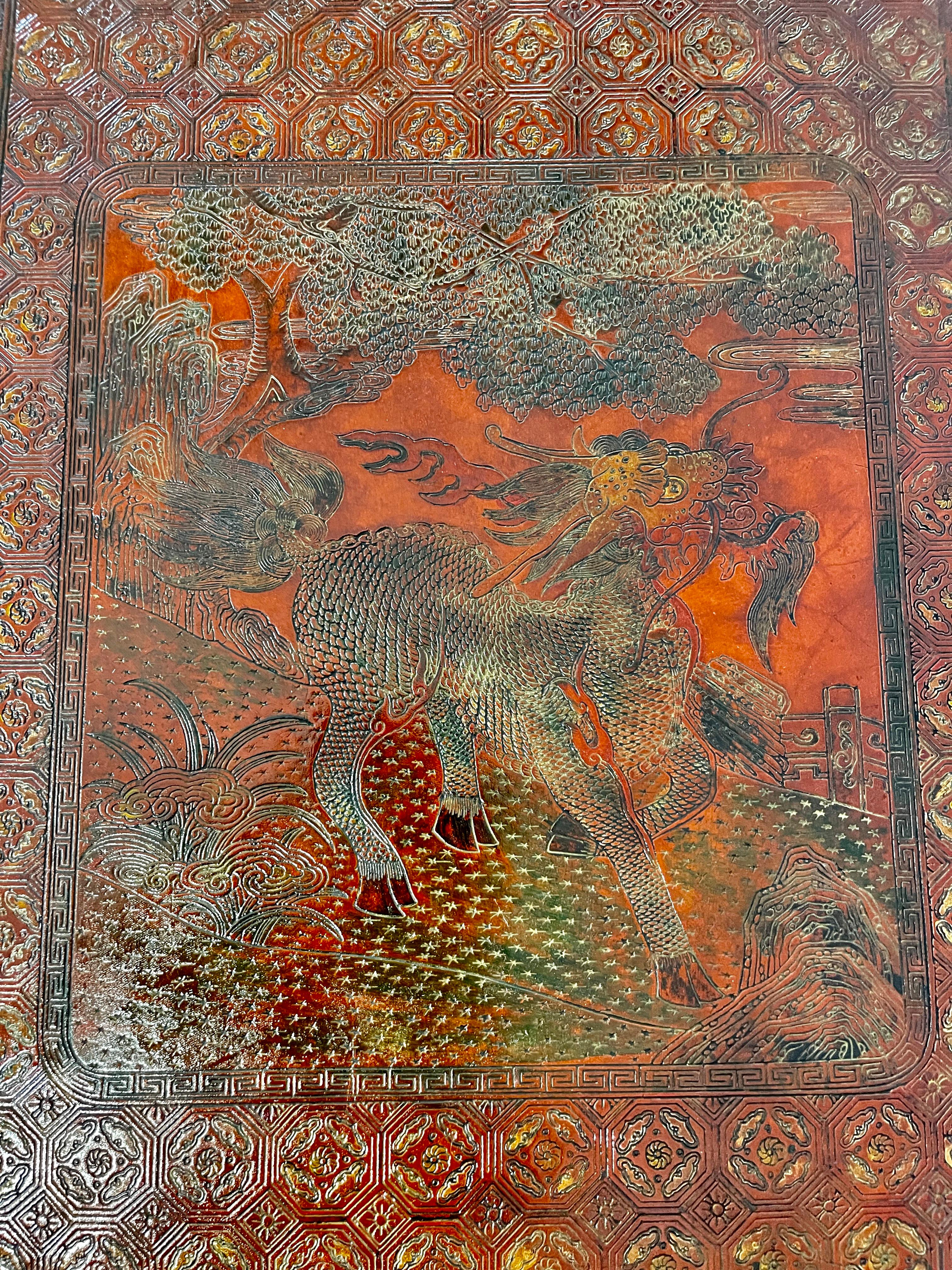 Bois 1940's French Chinoiserie Hand Carved Red Lacquer Table Cocktail Table en vente