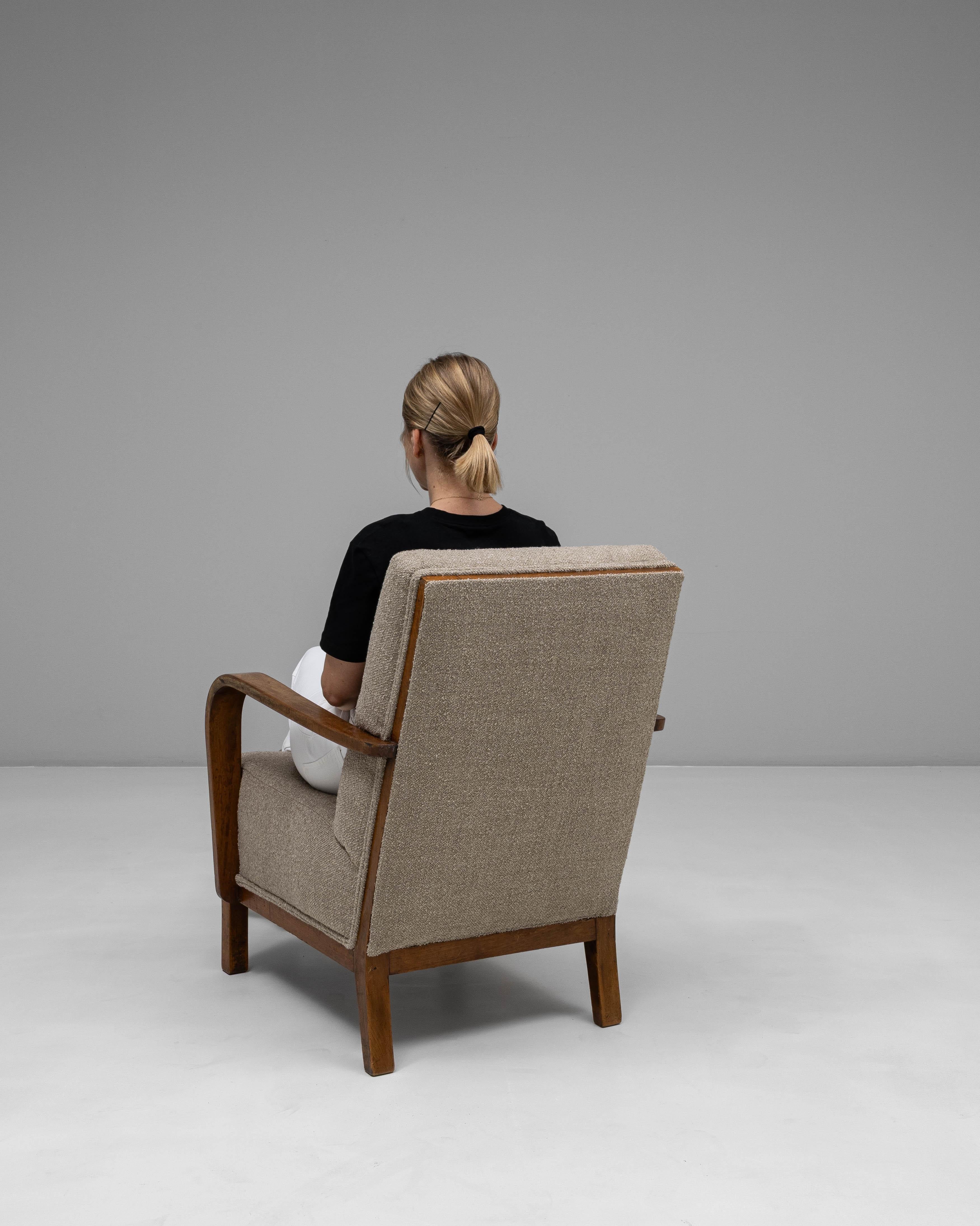 Sillón francés de cóctel tapizado de los años 40 en venta 1