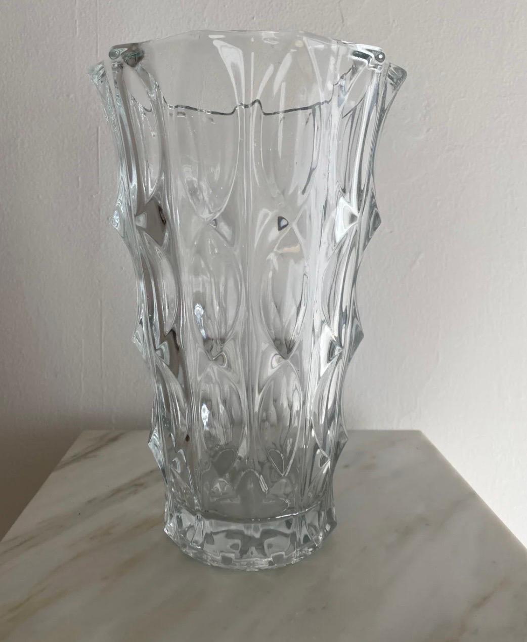 Beautiful 1940s French Crystal Vase. In excellent vintage condition.