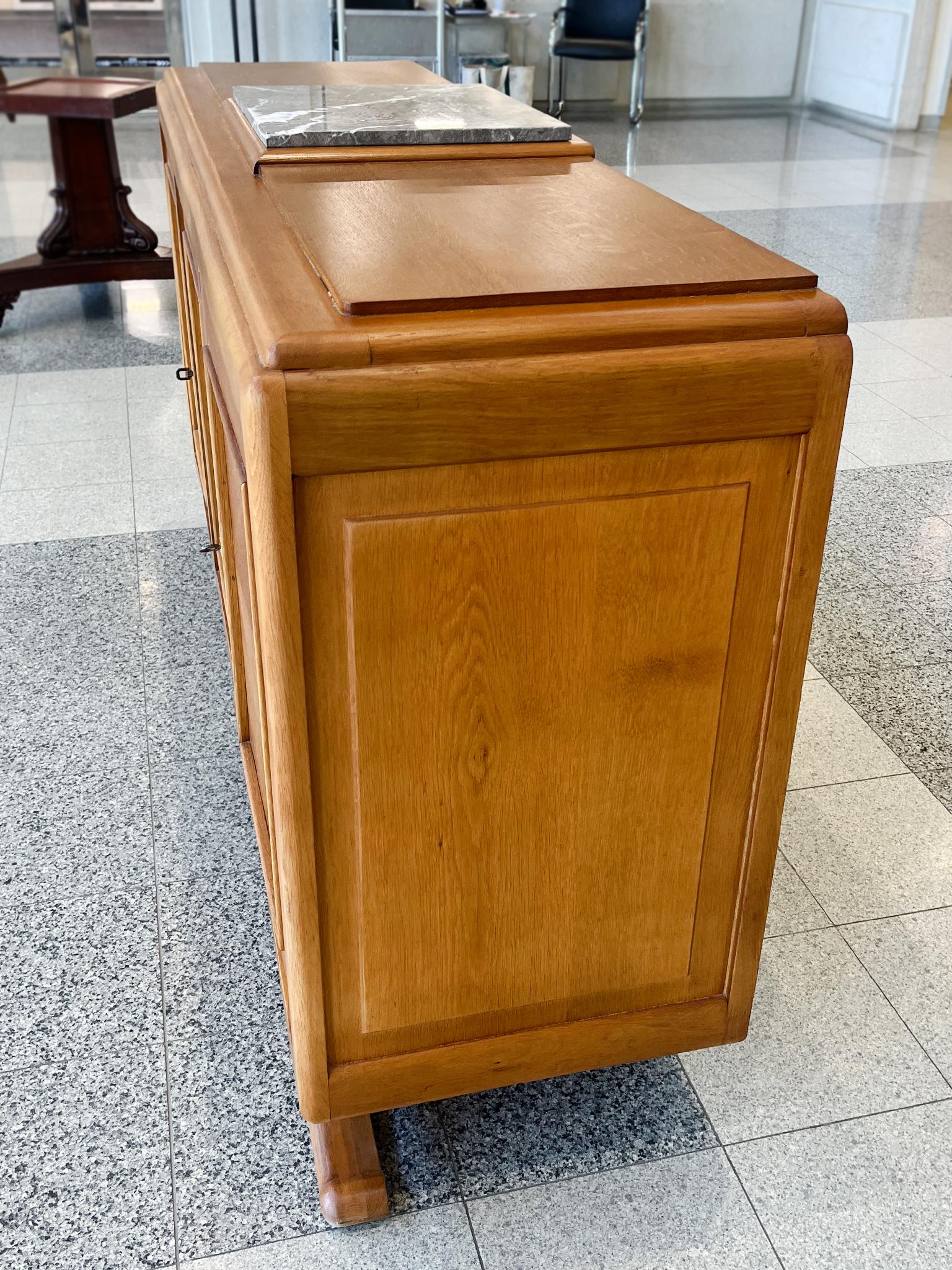 Metà XX secolo Credenza francese deco degli anni '40 in Oak in vendita