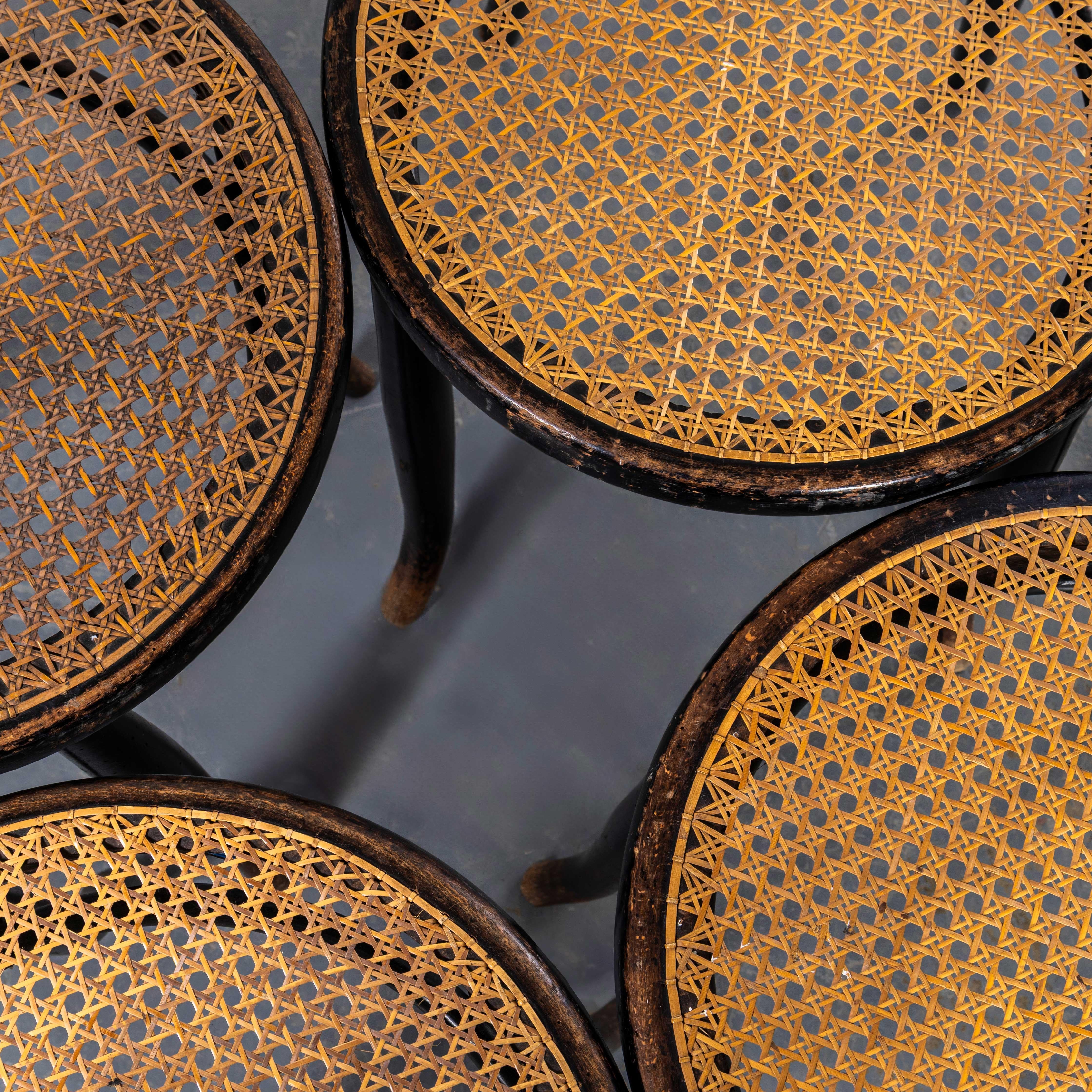 1940's Französisch Ebonised Cane Hoop Back Esszimmerstühle - Set von vier (Mitte des 20. Jahrhunderts) im Angebot