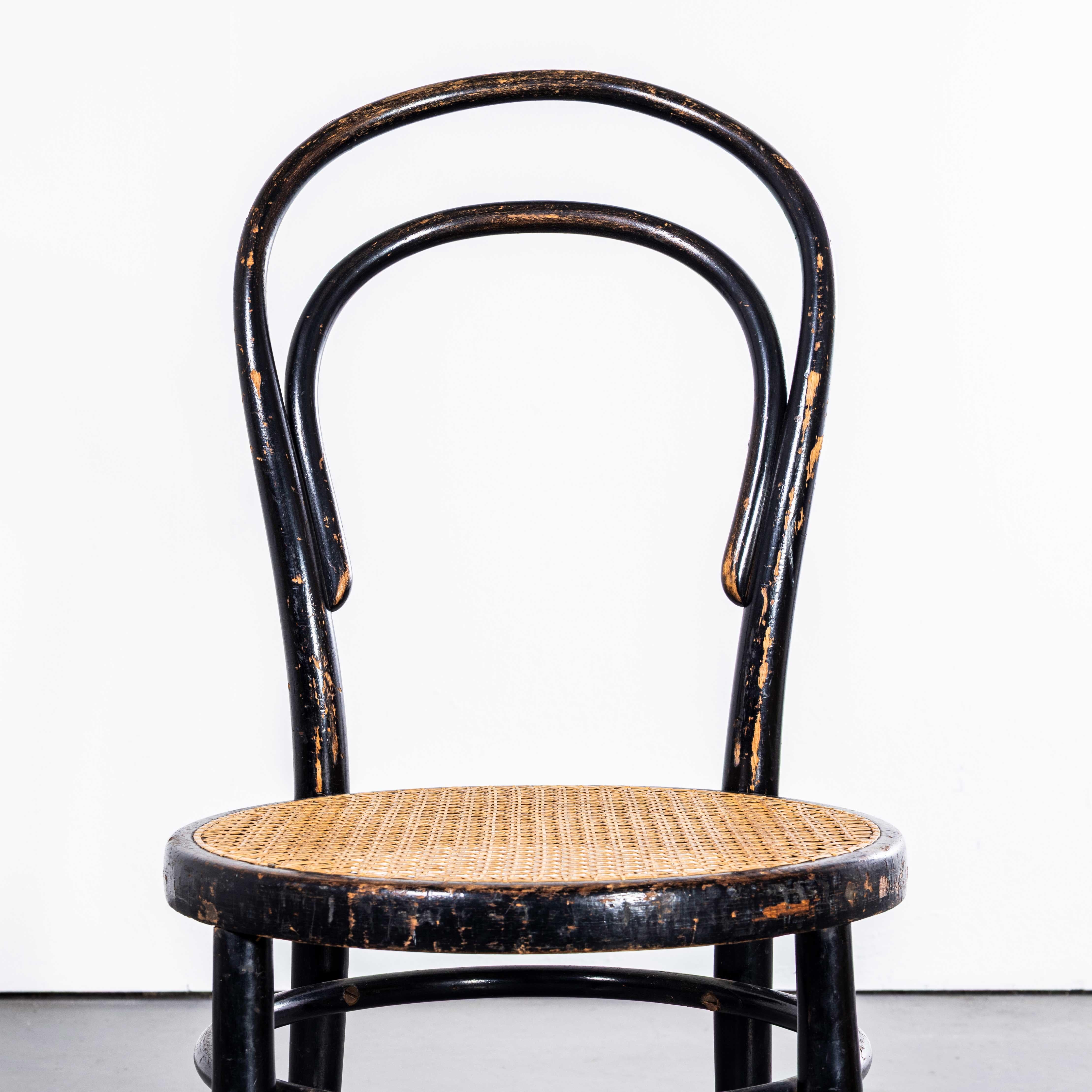 1940's Französisch Ebonised Cane Hoop Back Esszimmerstühle - Set von vier (Buchenholz) im Angebot