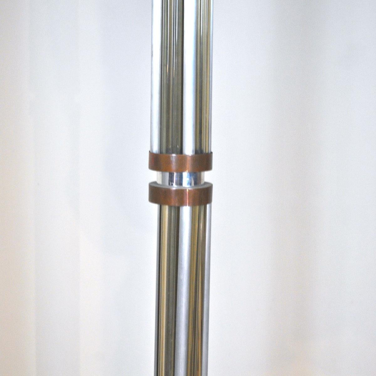 1940s French Floor Lamp Made of Glass and Copper Metal In Good Condition For Sale In bari, IT