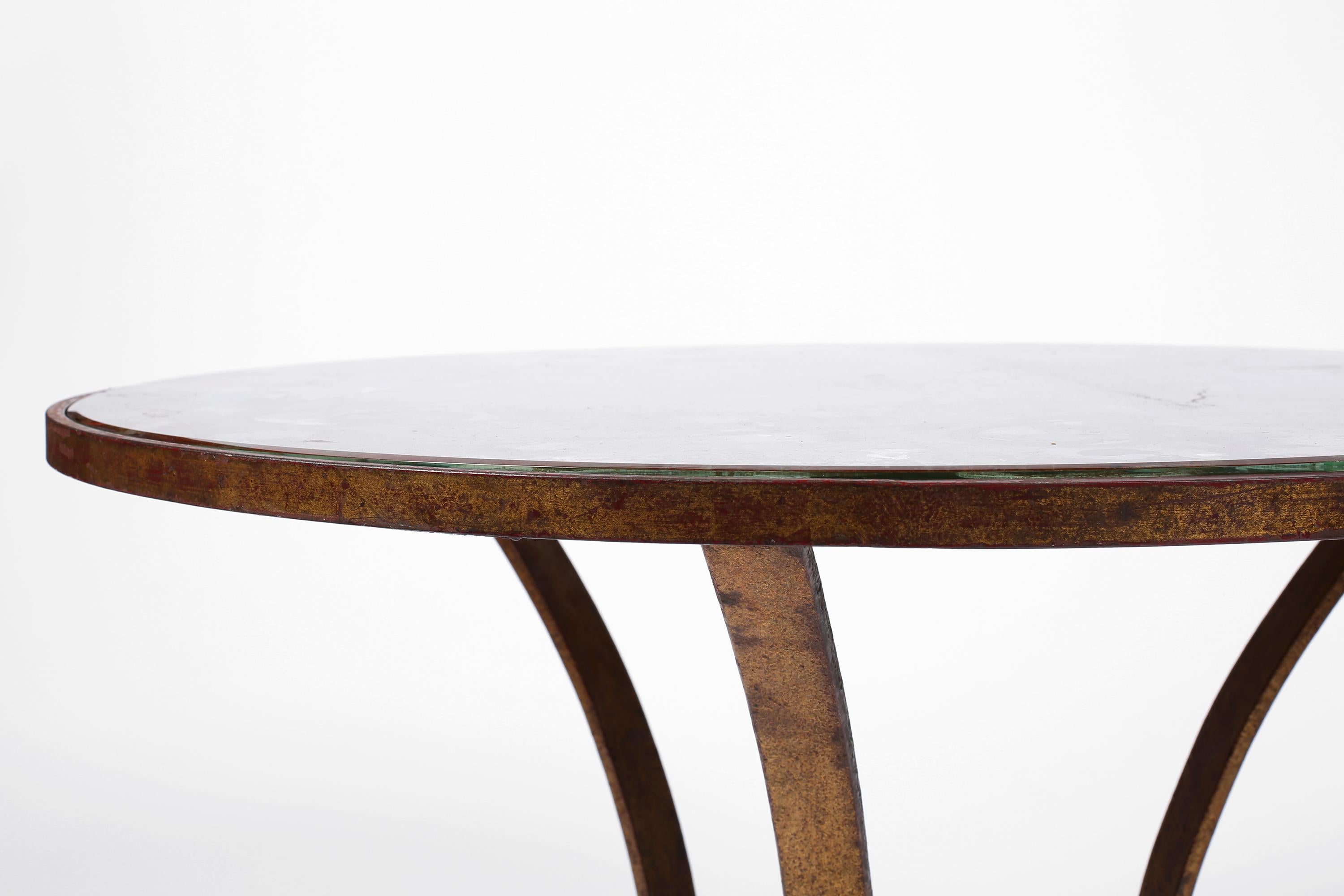 1940s French Gilt Forged Iron and Églomisé Glass Coffee Table by René Drouet For Sale 3