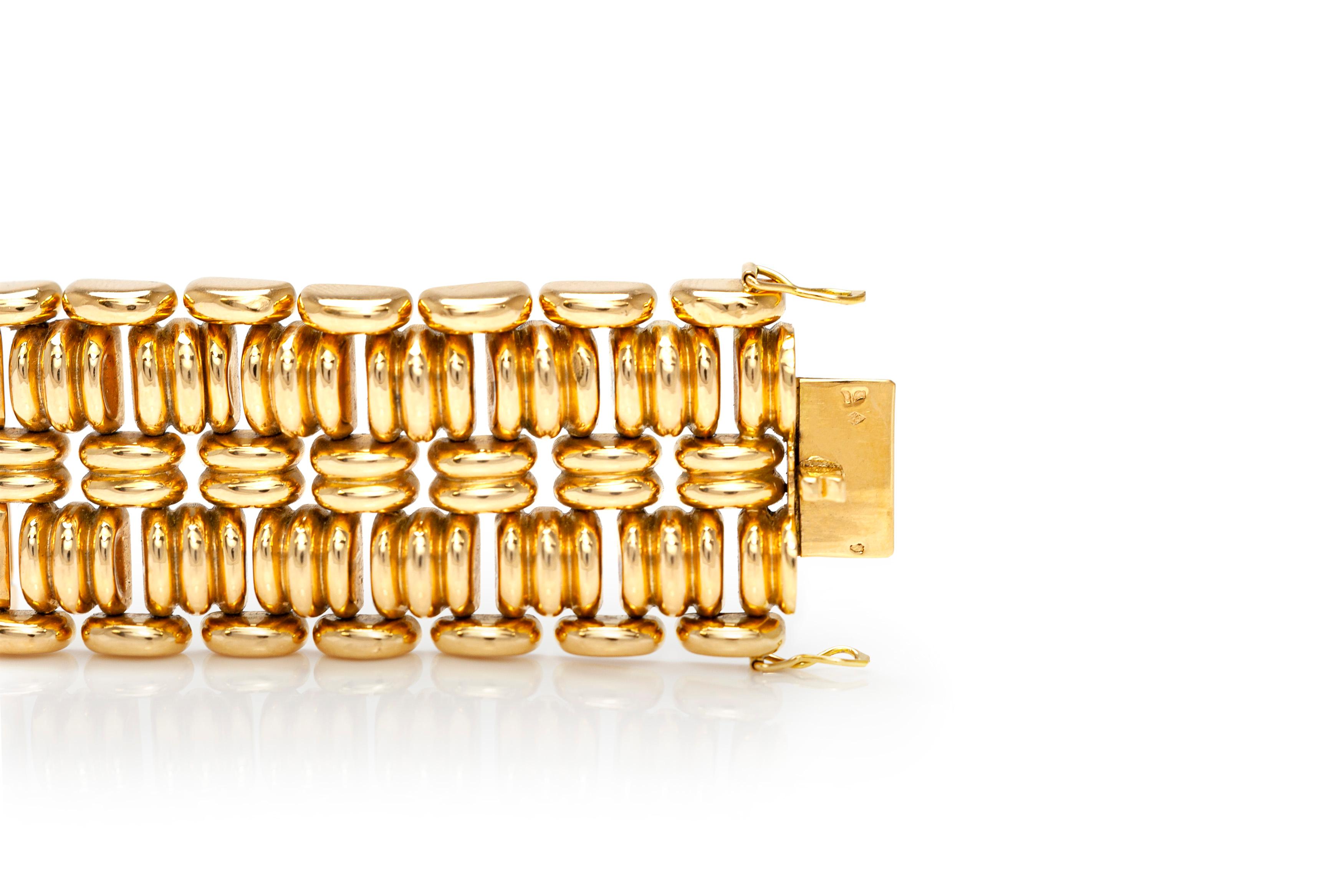 1940s French Gold Bracelet In Good Condition In New York, NY