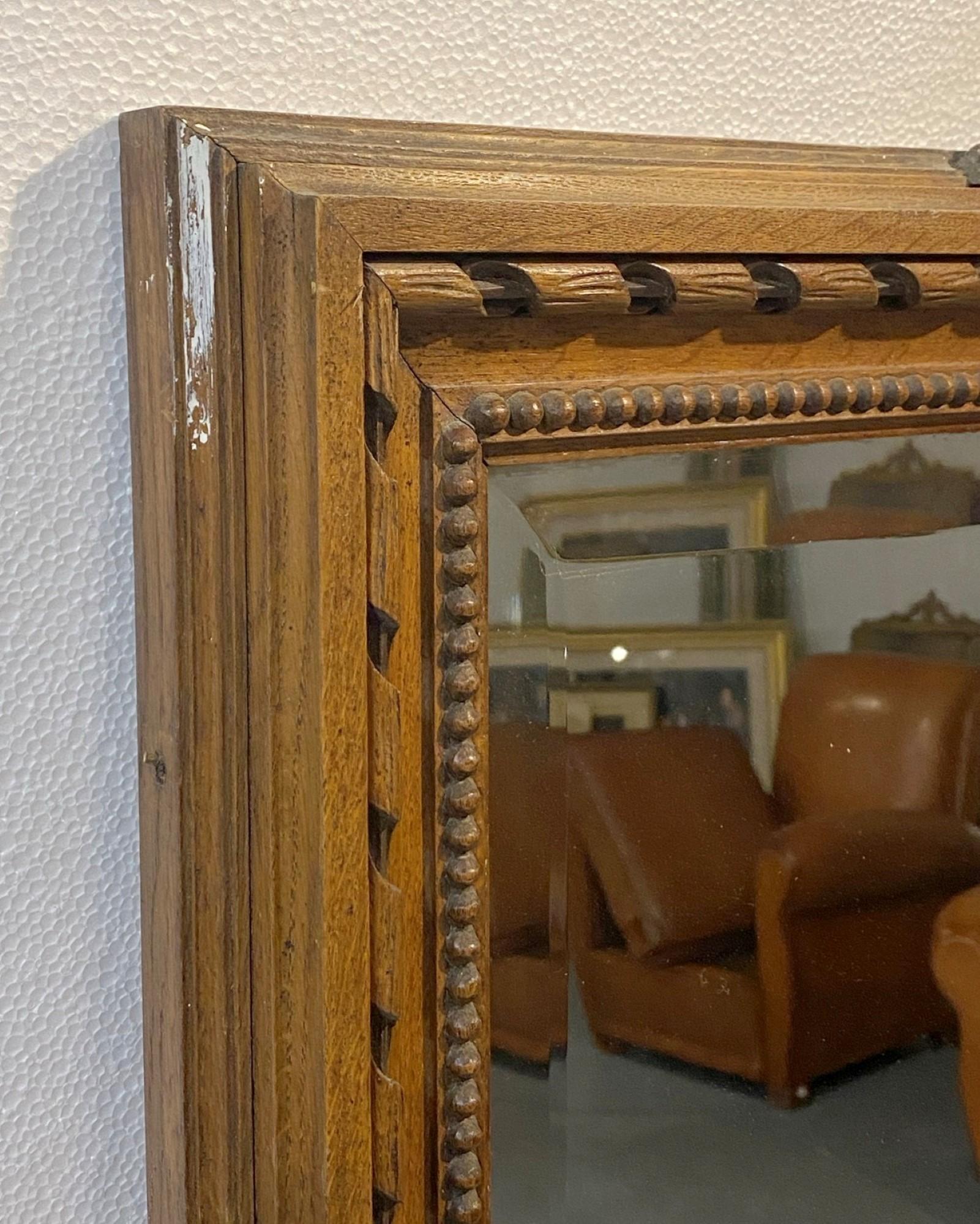 1940er Jahre Französisch Hand geschnitzt Wood Beveled Spiegel Floral Design im Angebot 2
