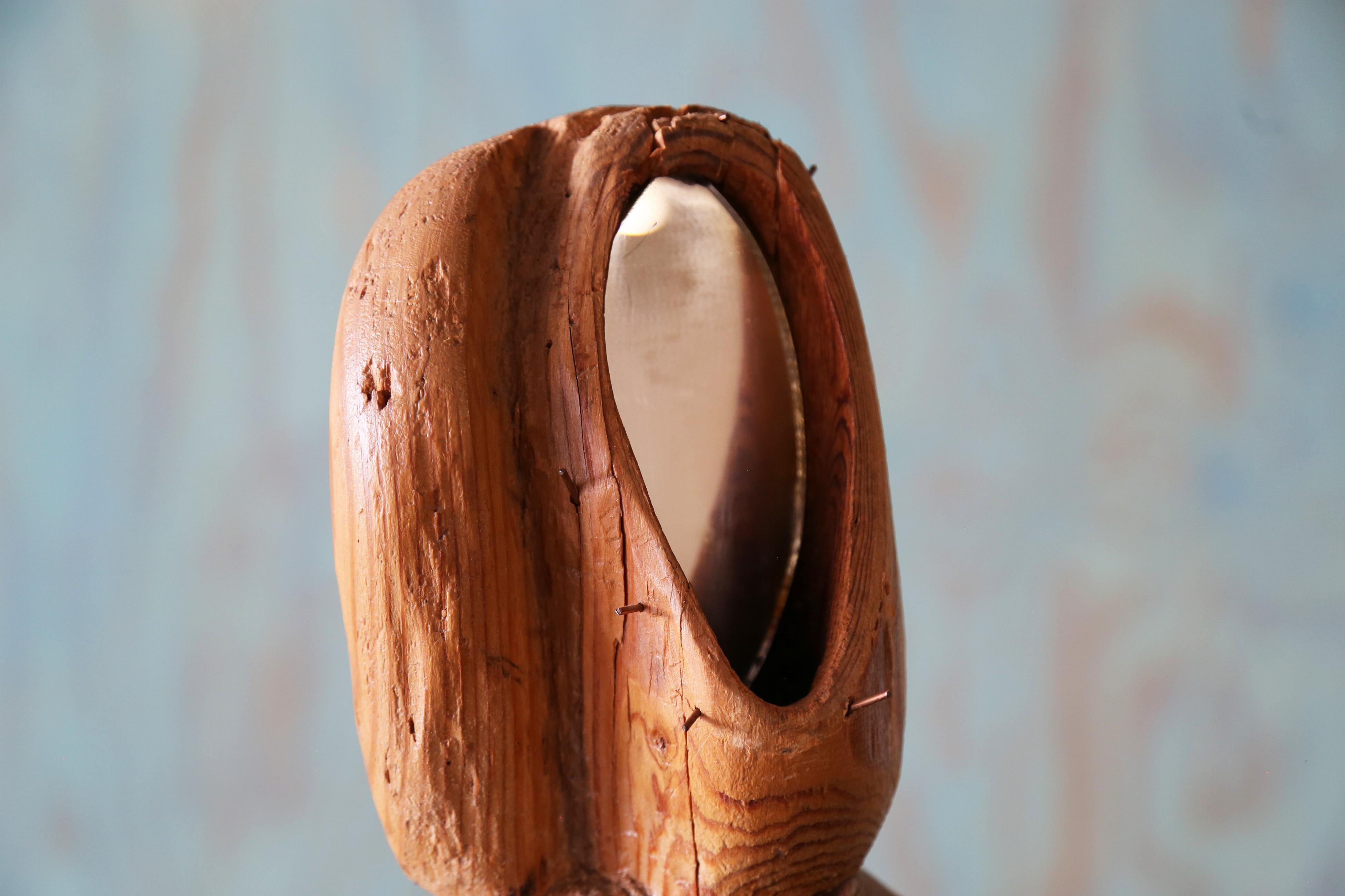 Lampada da tavolo in legno biomorfa francese degli anni '40 scolpita a mano a forma di donna in vendita 3