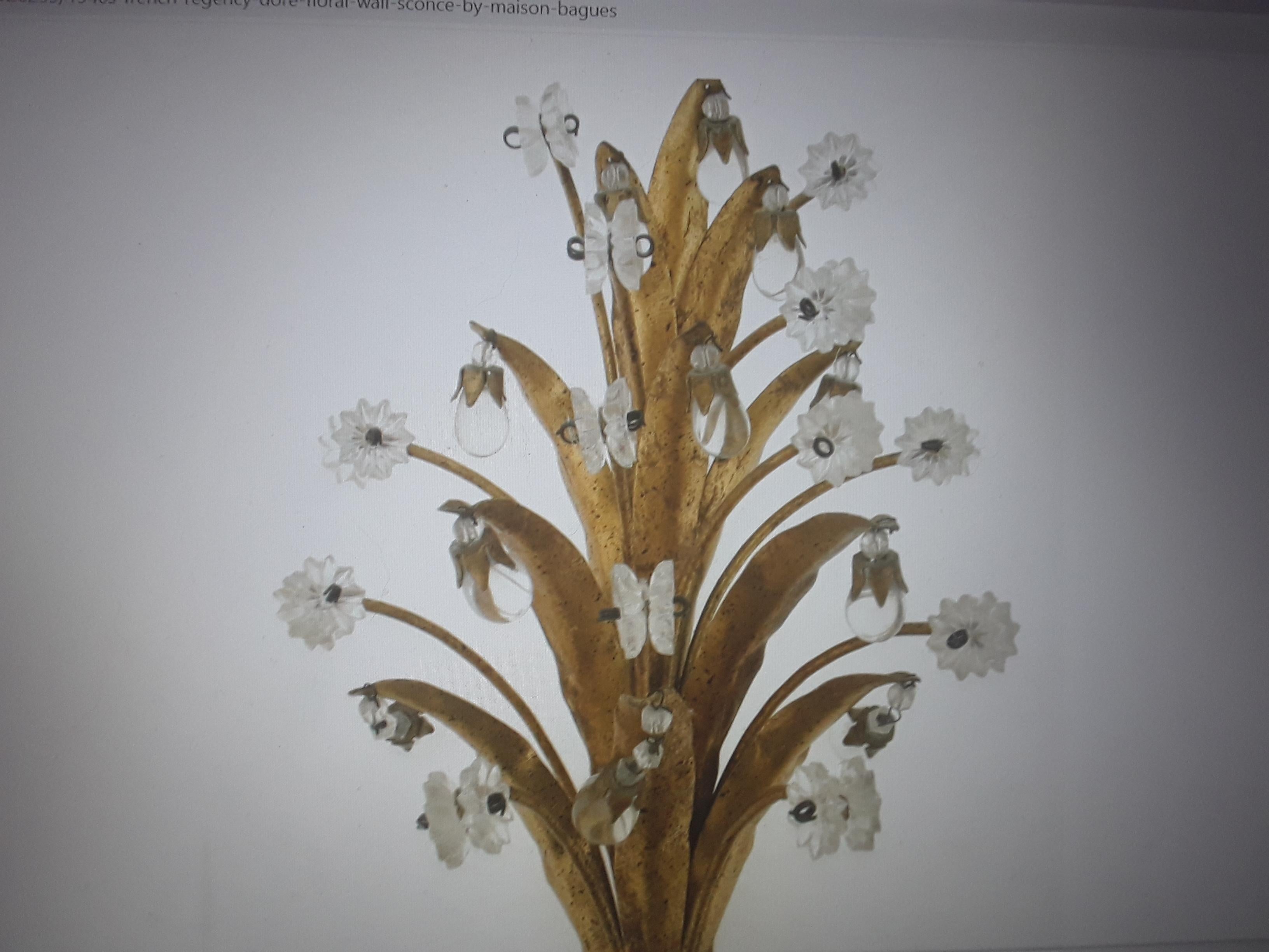 1940's French Hollywood Regency Dore Floral Wall Sconce attributed Naison Bagues For Sale 1