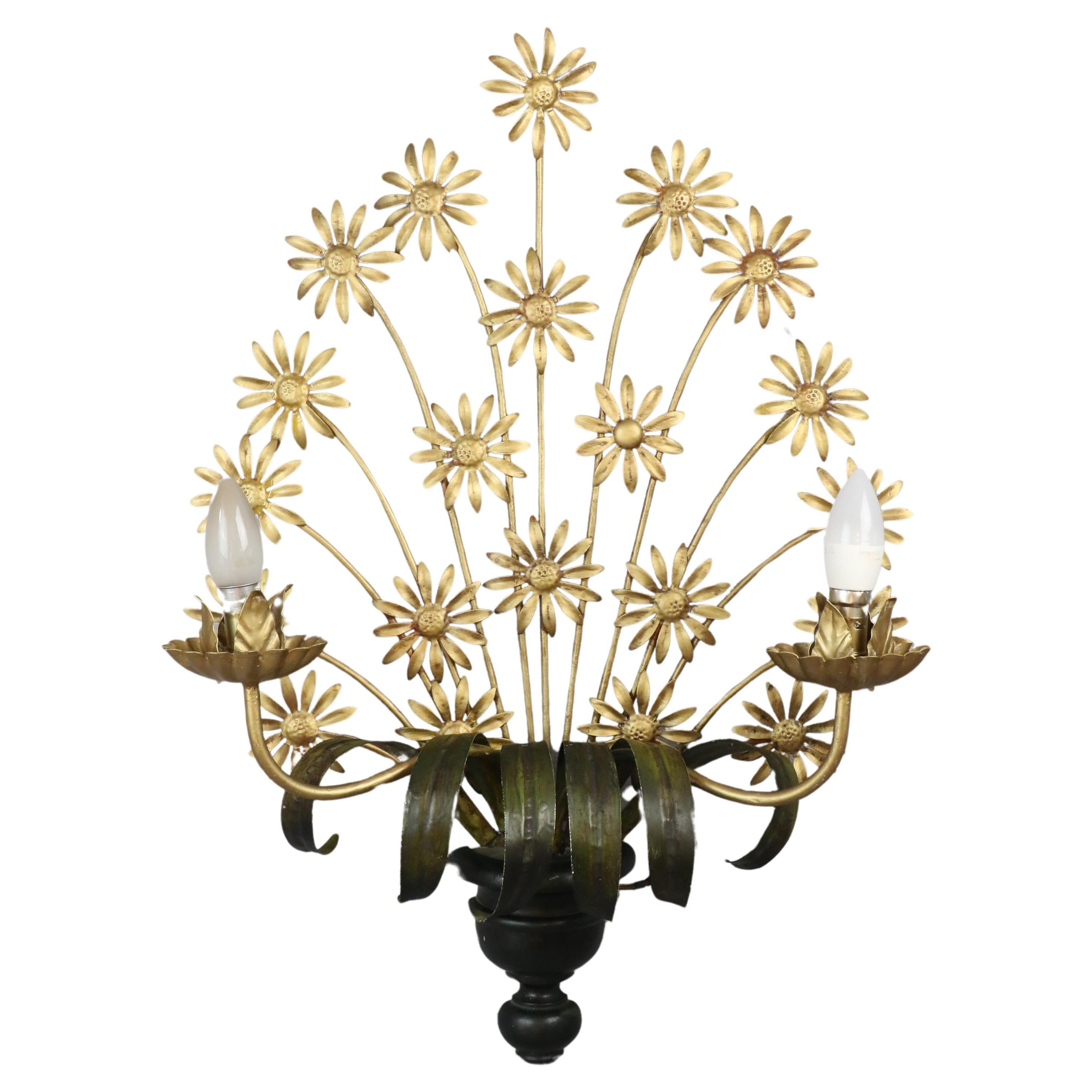 1940's french Hollywood Regency wall lamp, golden daisies bouquet For Sale