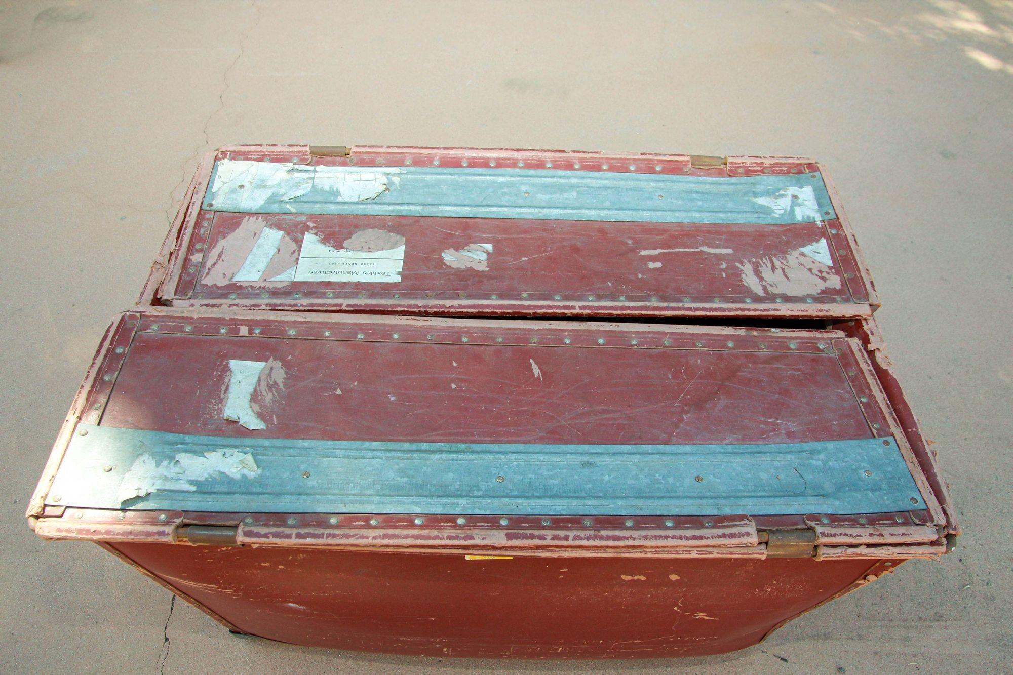 1940s French industrial Original Suroy Industrial Red Storage Bin Metal Handles For Sale 10