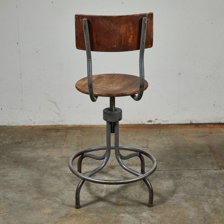 1940s French Industrial Wood and Steel Adjustable Swivel Stool For Sale 2