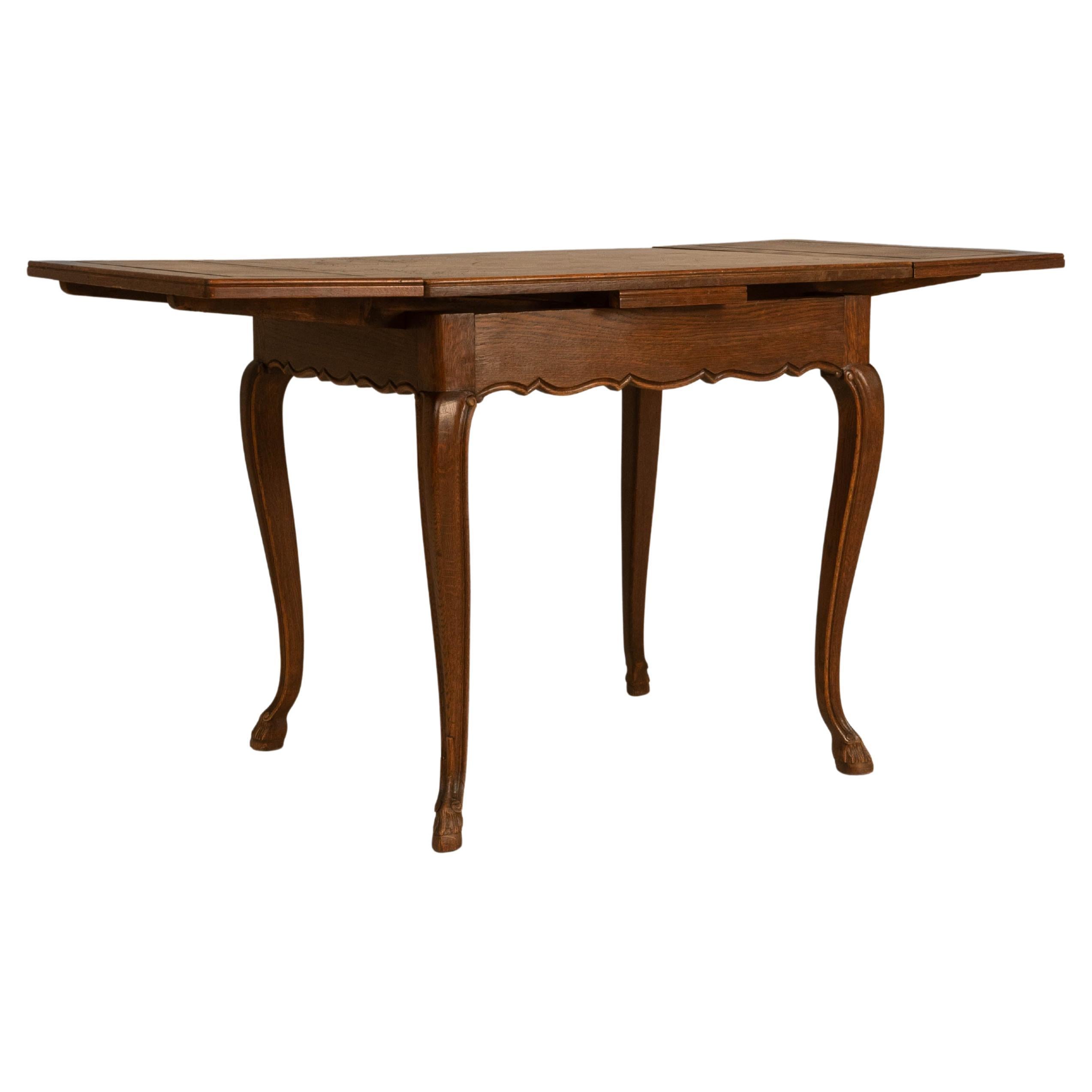 1940s French Louis XV Oak Extendable Table In Original Patina