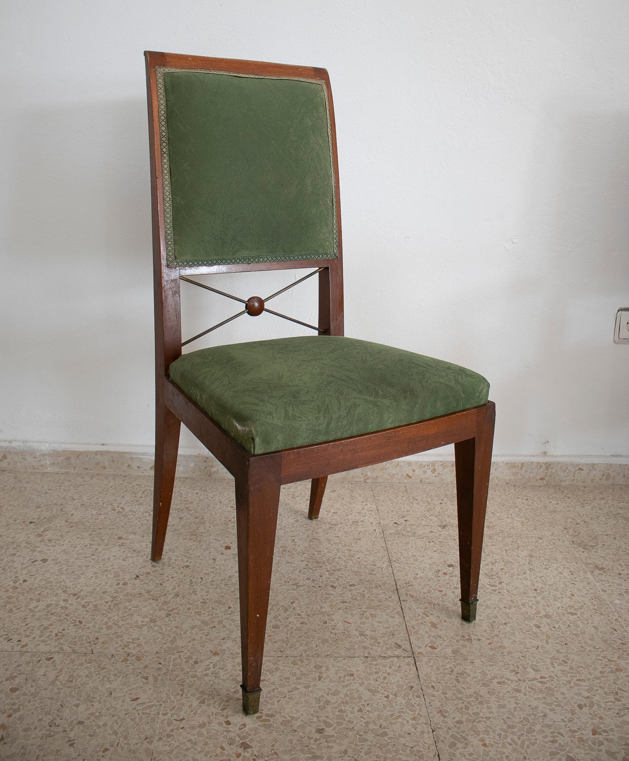 Ensemble de six chaises et deux fauteuils Art-Deco des années 1940 en acajou et bronze.