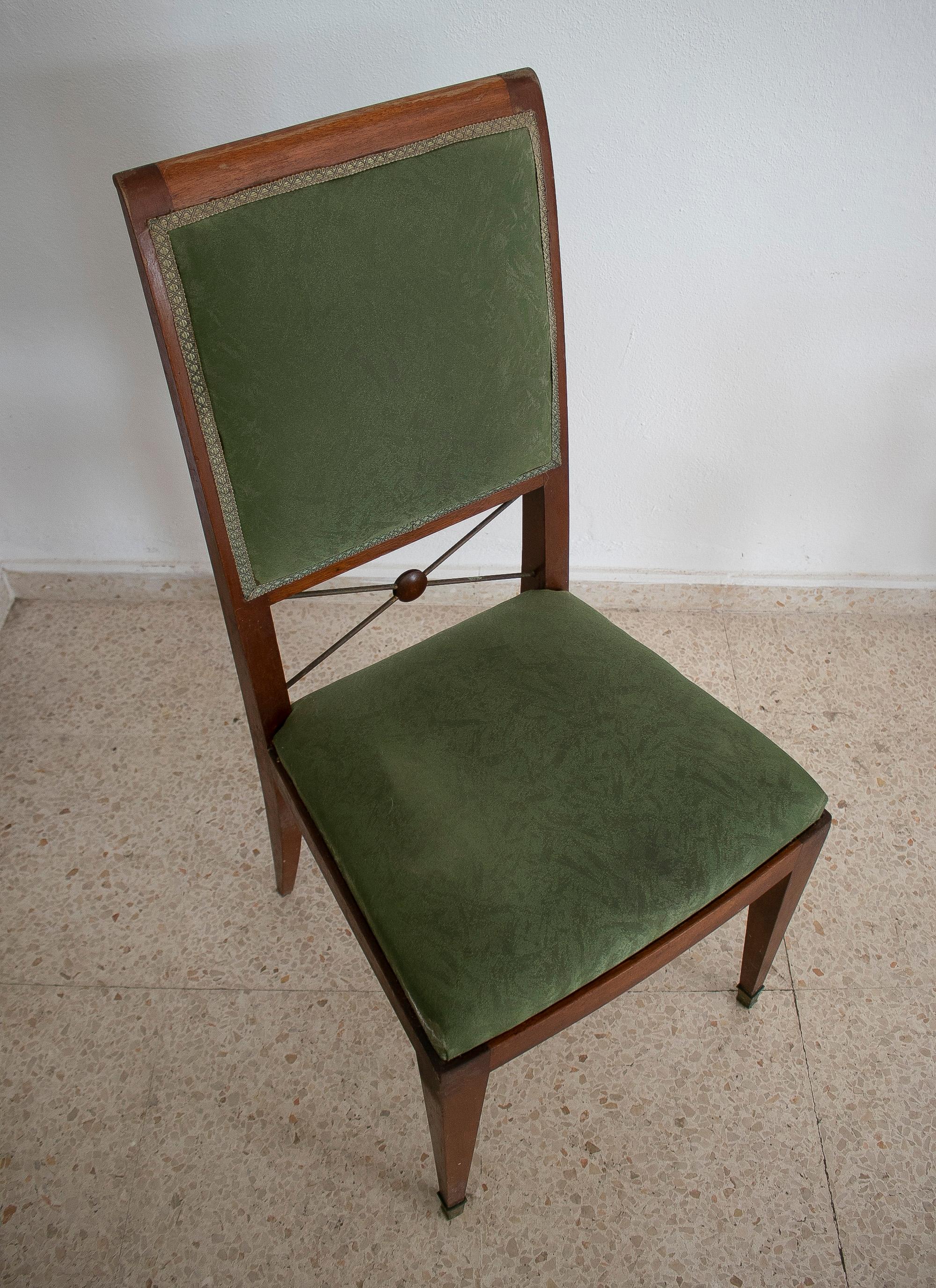 Set aus sechs Stühlen und zwei Sesseln aus französischem Mahagoni und Bronze aus den 1940er Jahren im Angebot 2