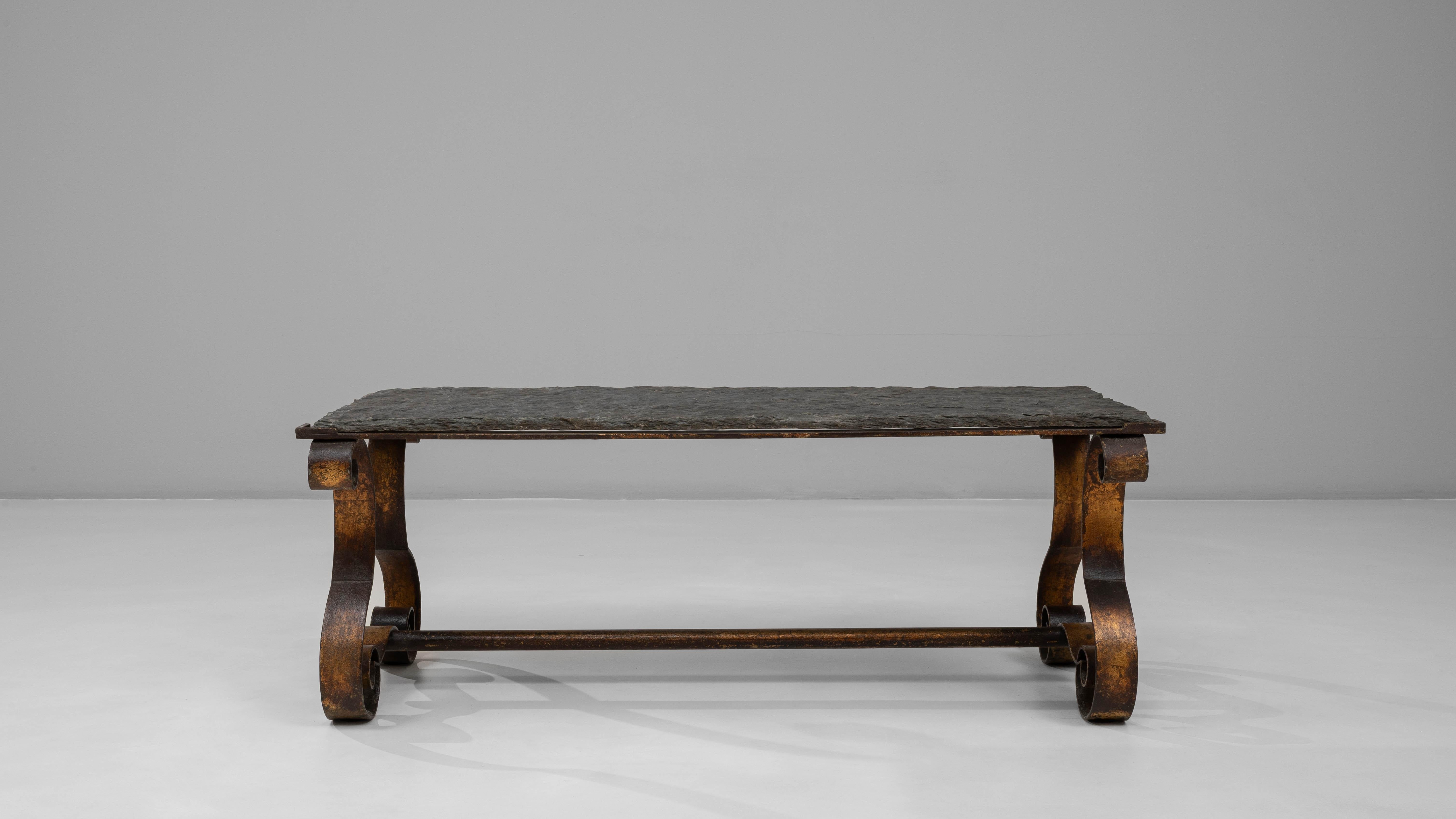 Table basse en métal français des années 1940 avec plateau en pierre en vente 2